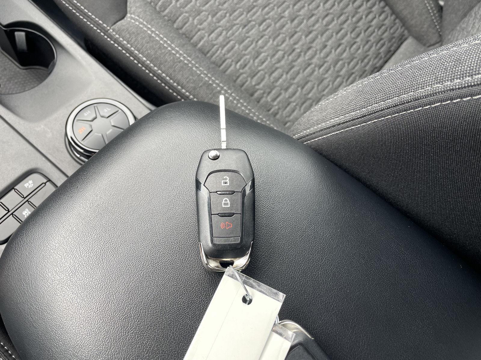 Vehicle photo 35