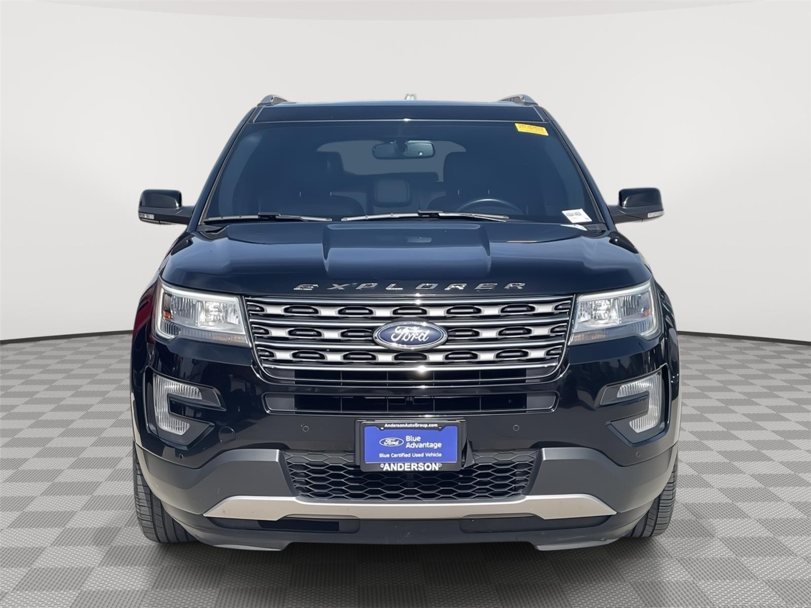 Vehicle photo 4