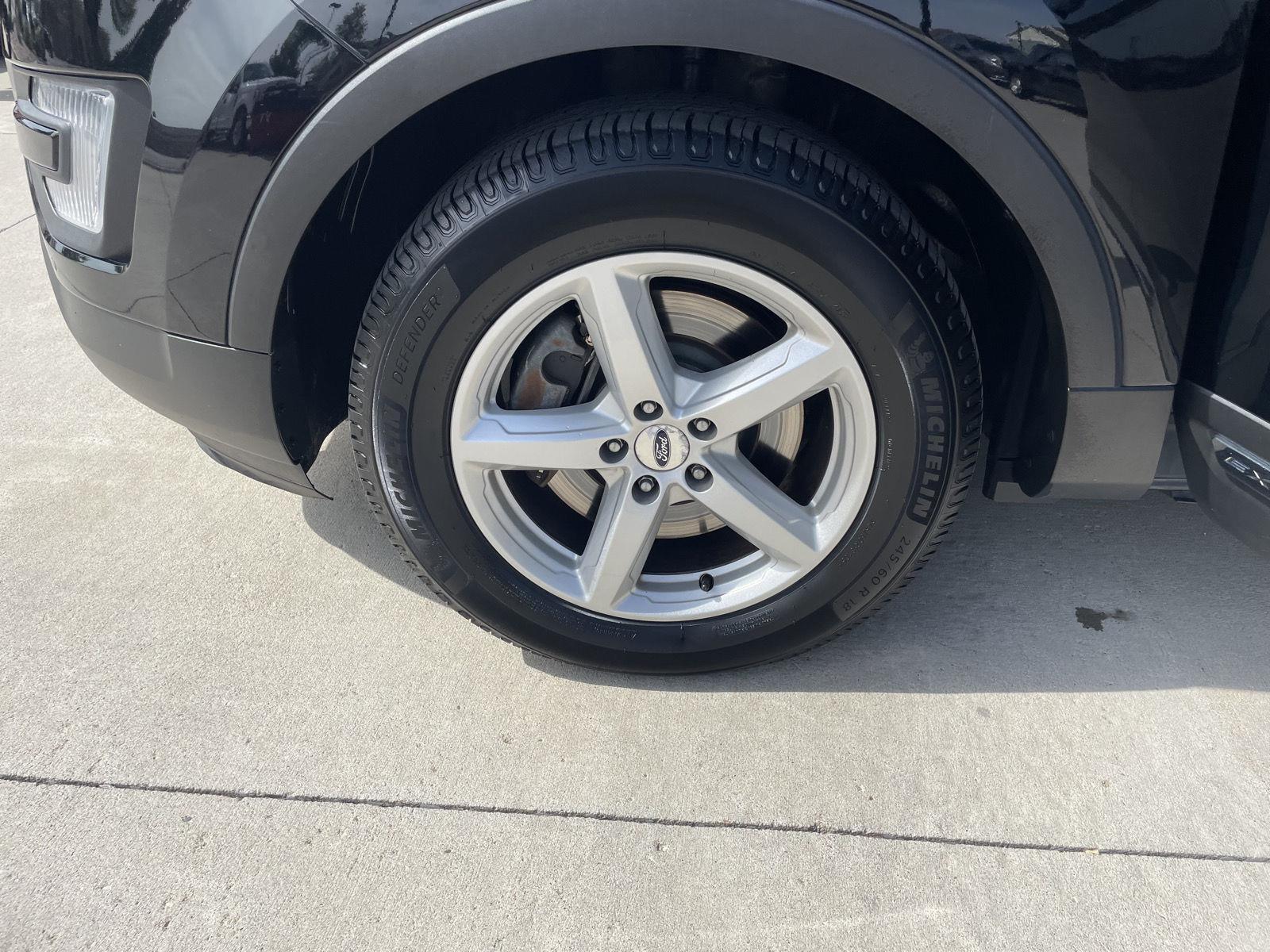 Vehicle photo 10