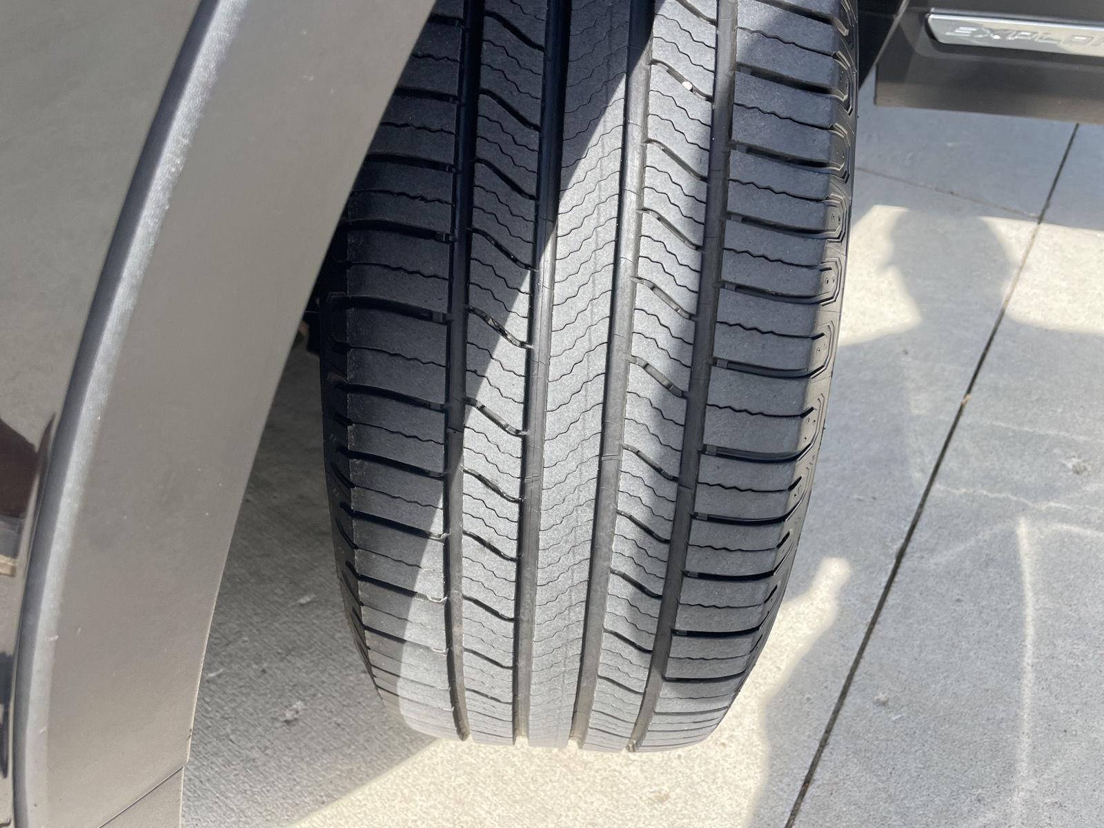 Vehicle photo 11