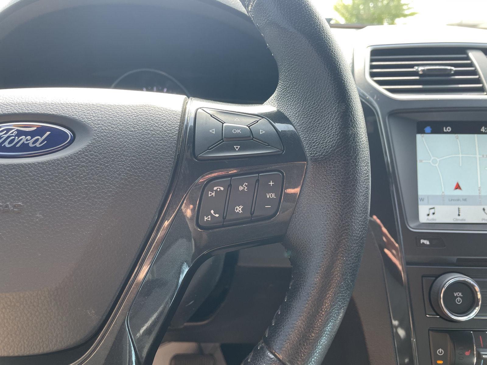 Vehicle photo 14
