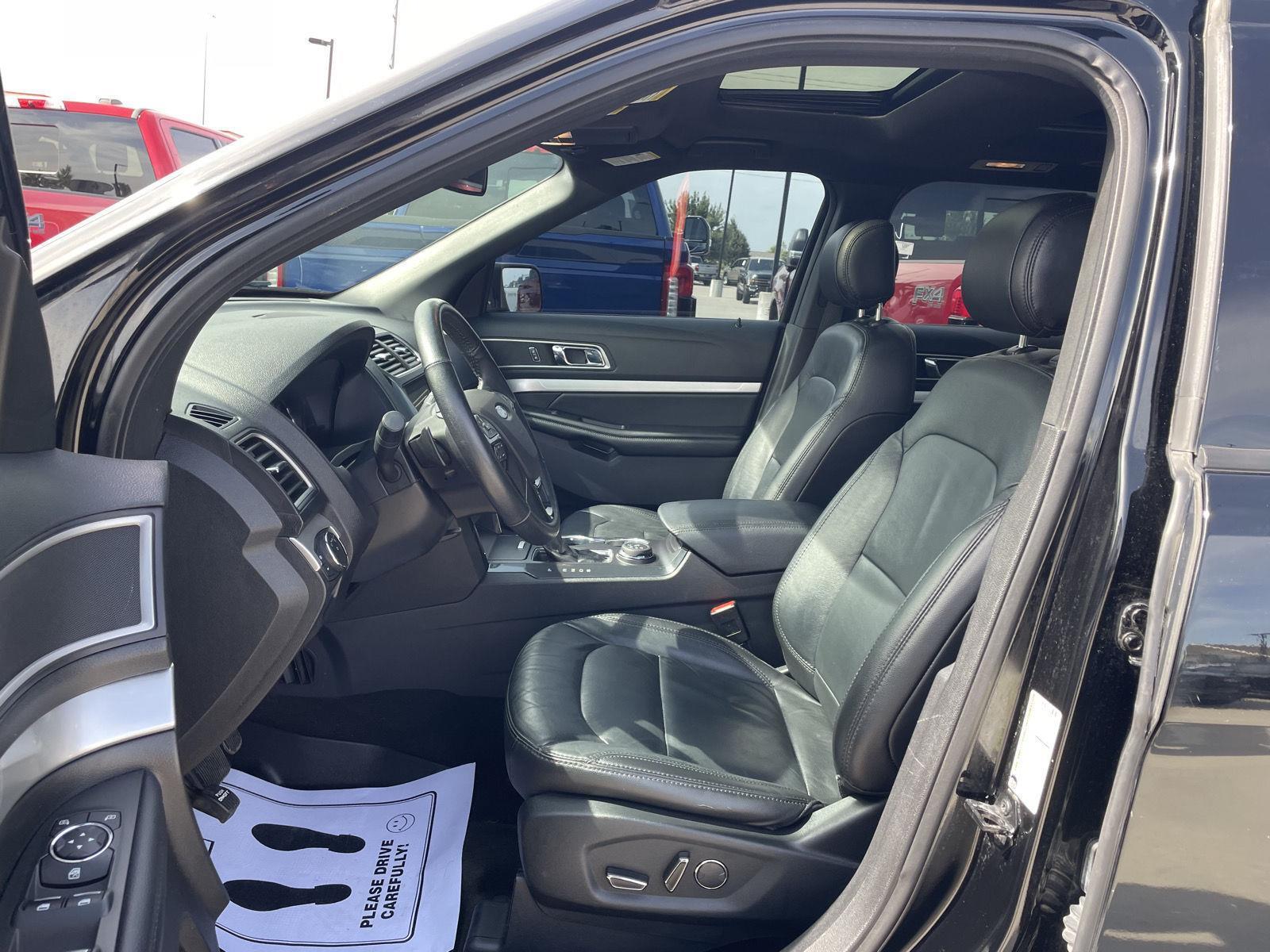 Vehicle photo 17