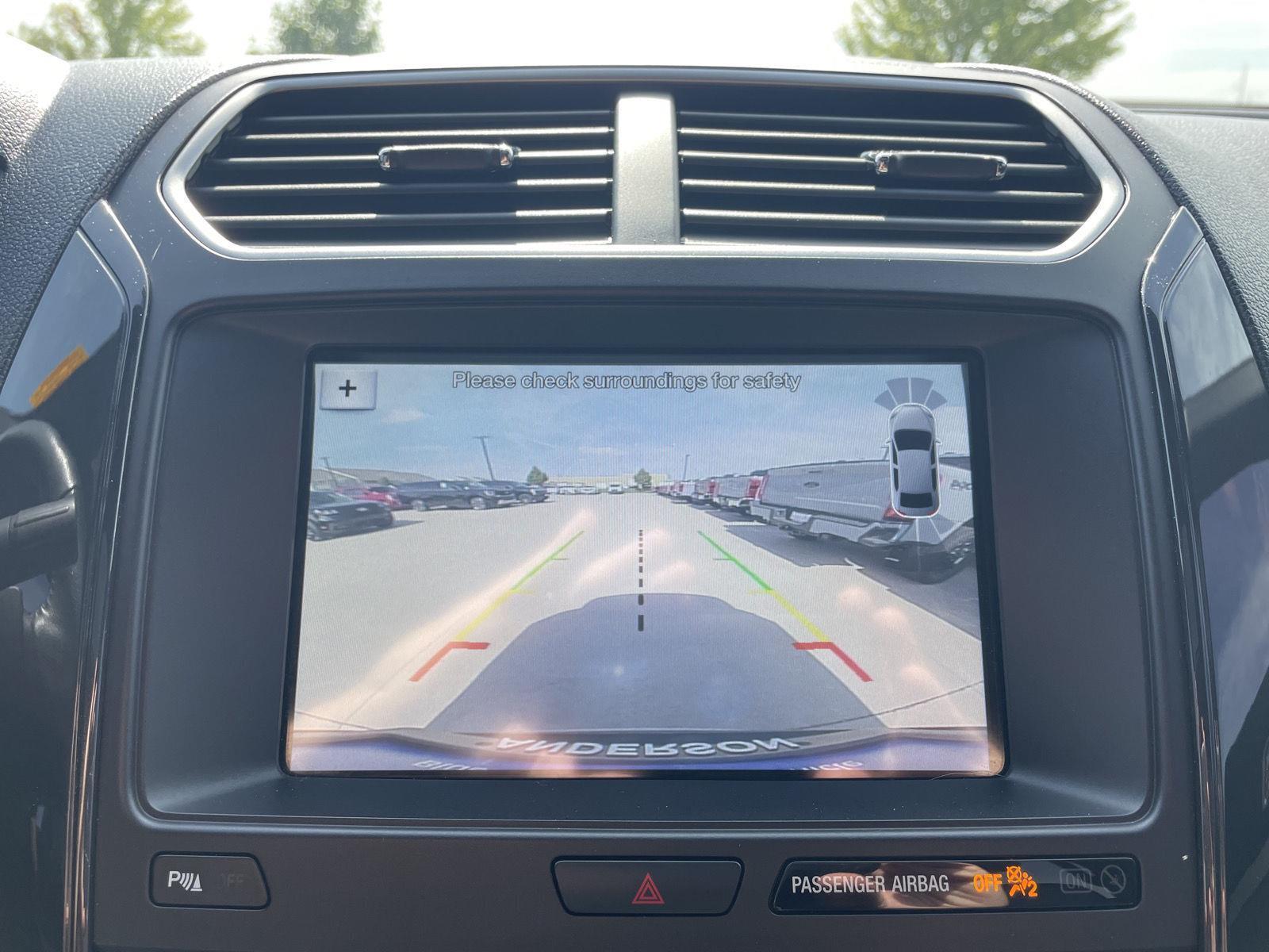 Vehicle photo 24