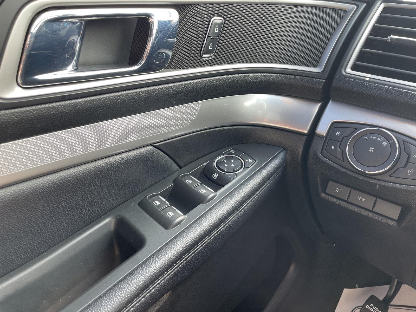 Vehicle photo 31