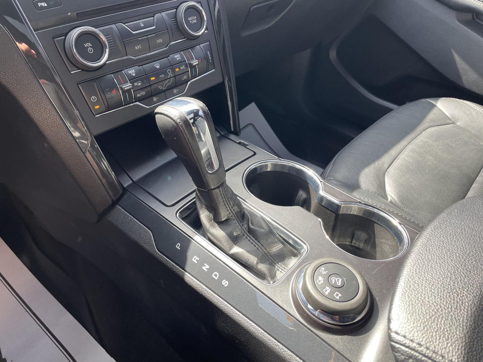 Vehicle photo 32