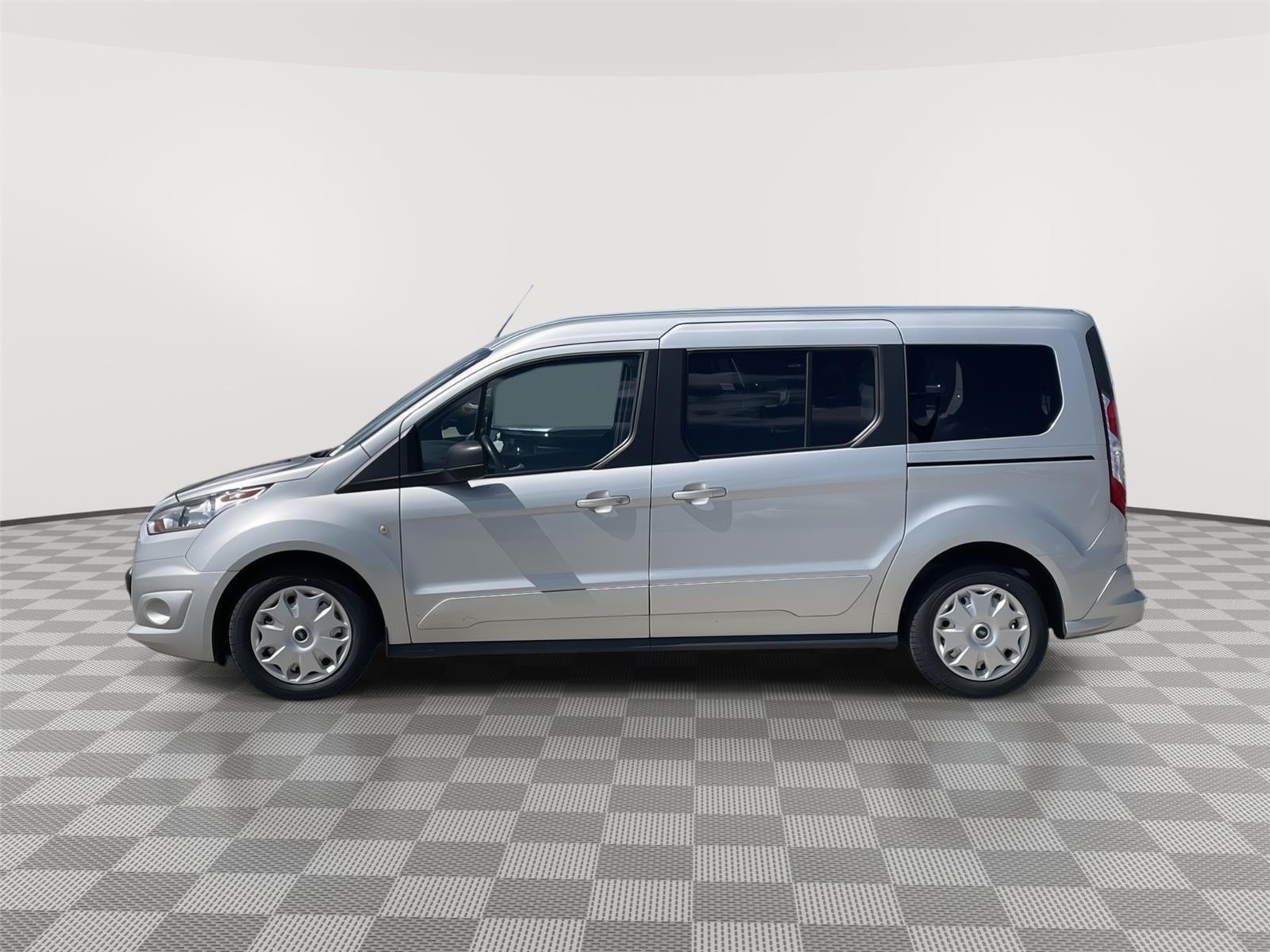 Vehicle photo 2