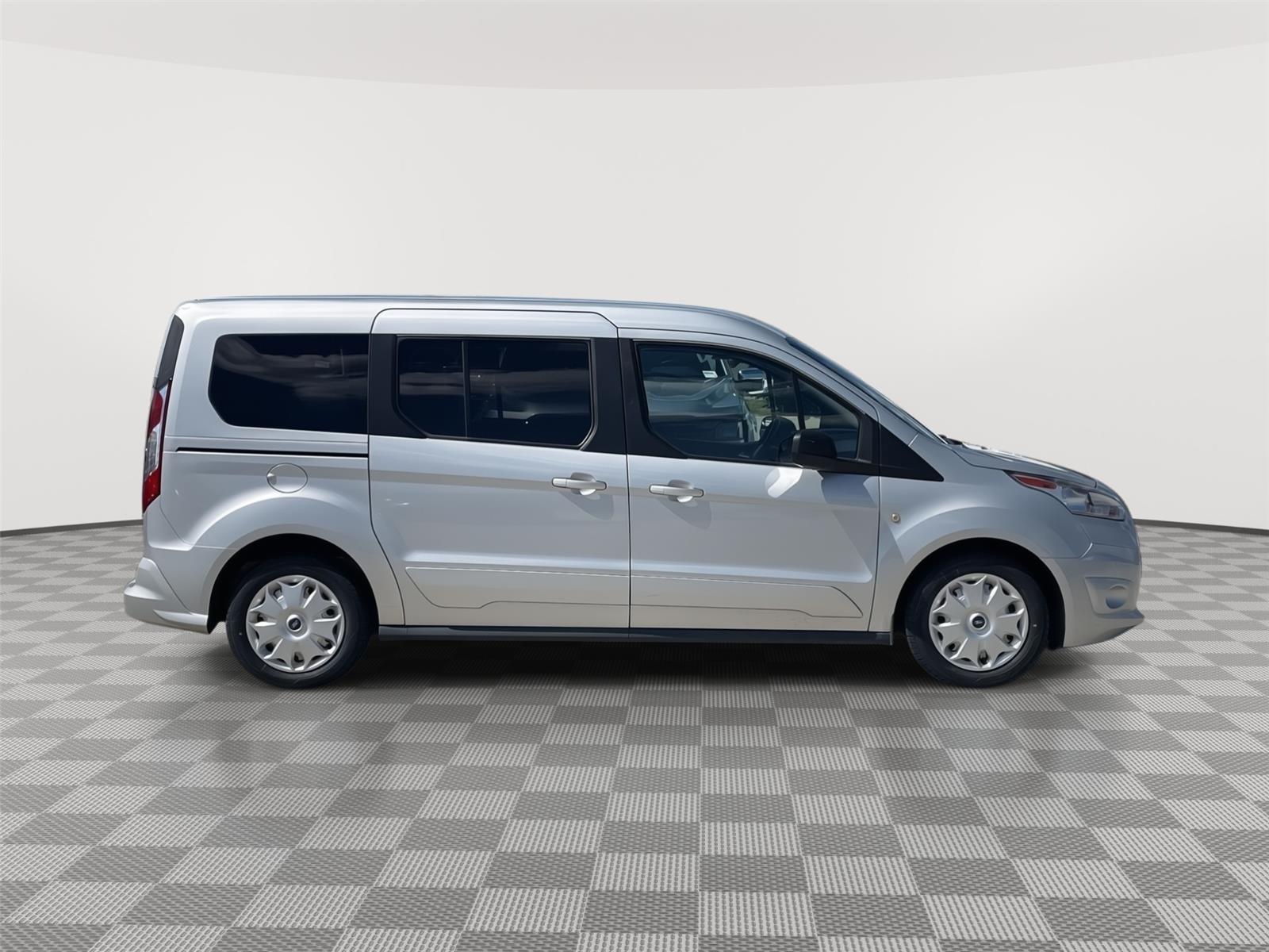 Vehicle photo 6