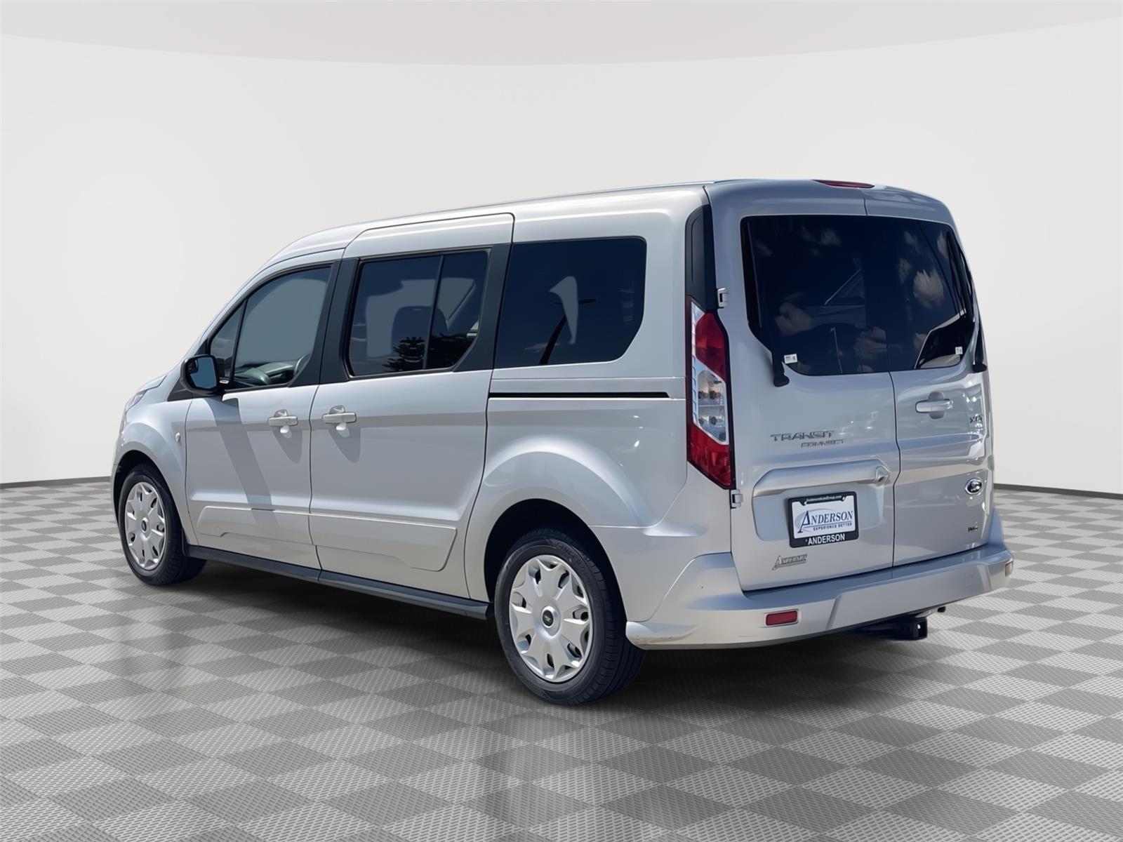 Vehicle photo 9