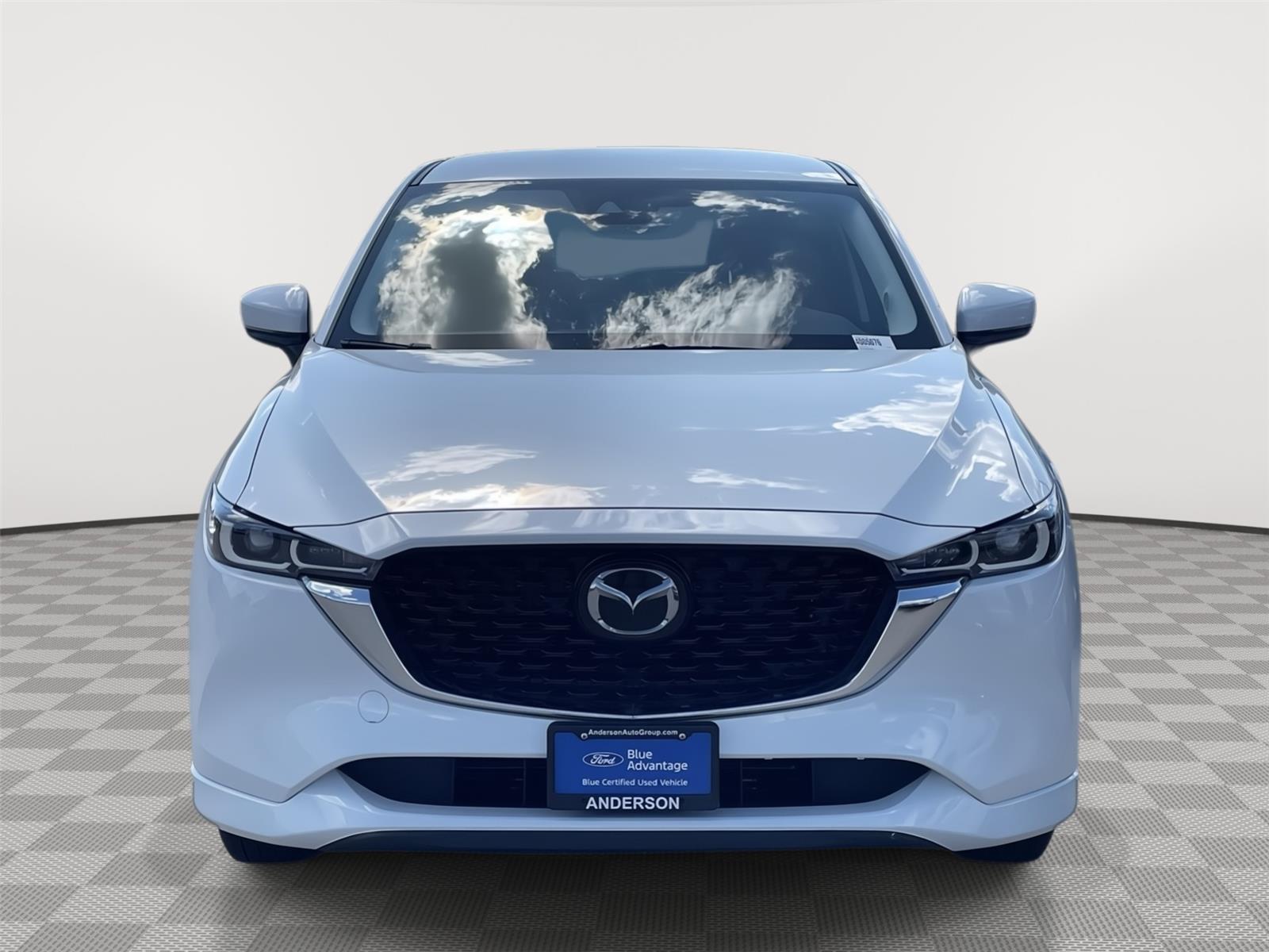 Vehicle photo 4