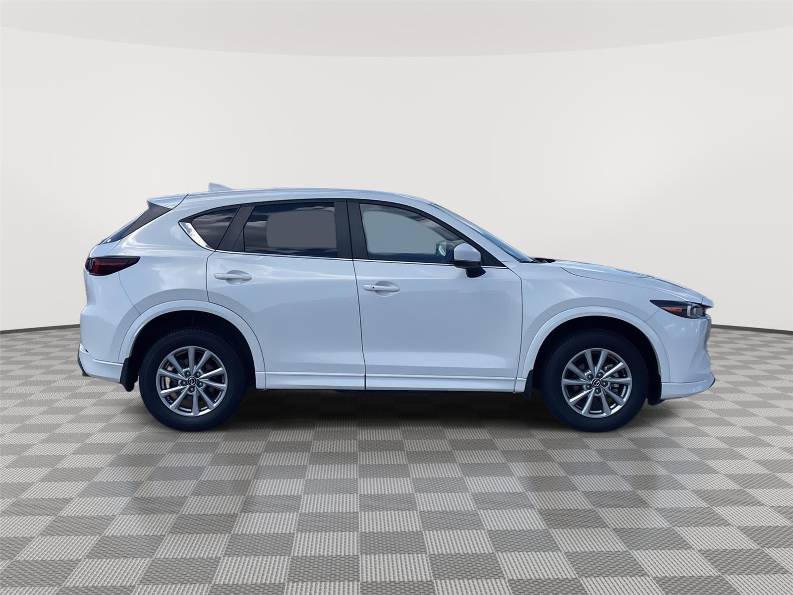 Vehicle photo 6