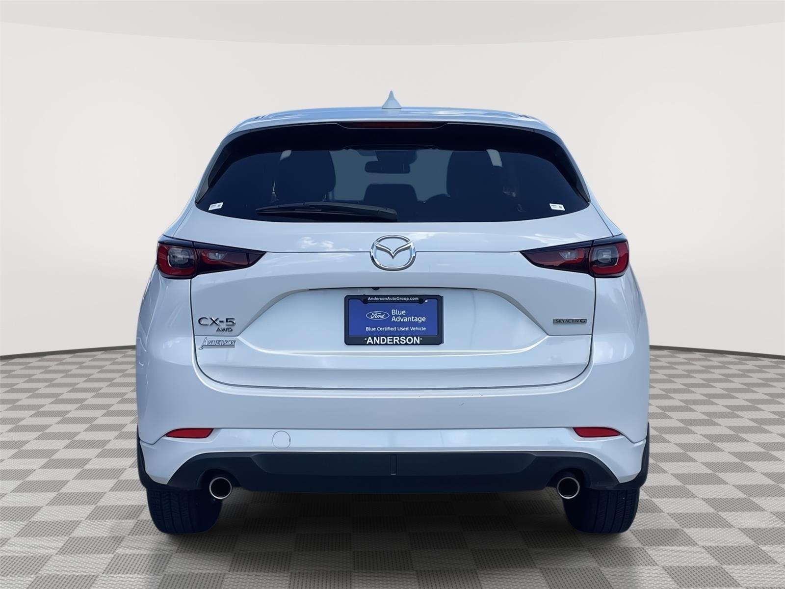 Vehicle photo 8
