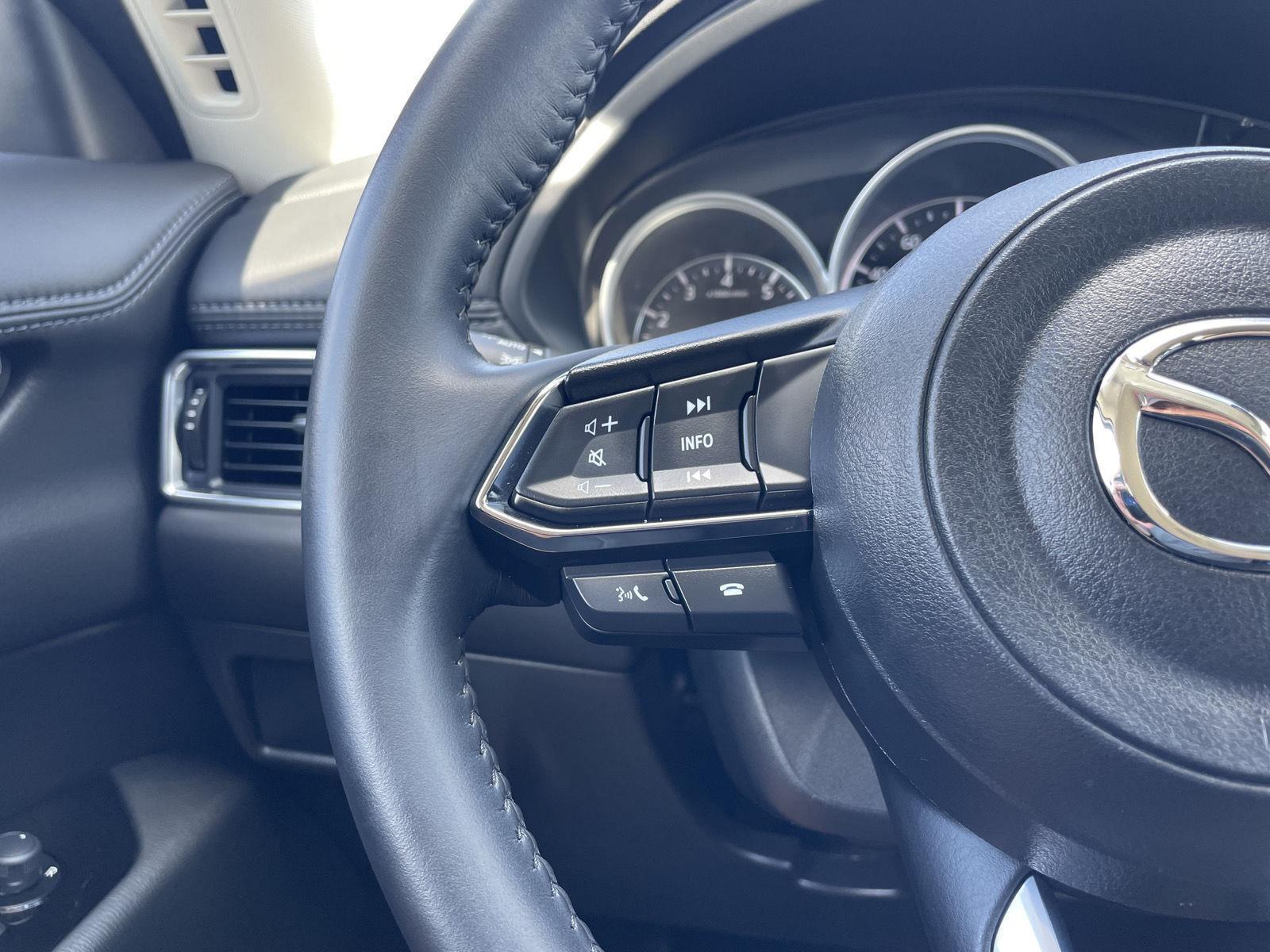 Vehicle photo 13