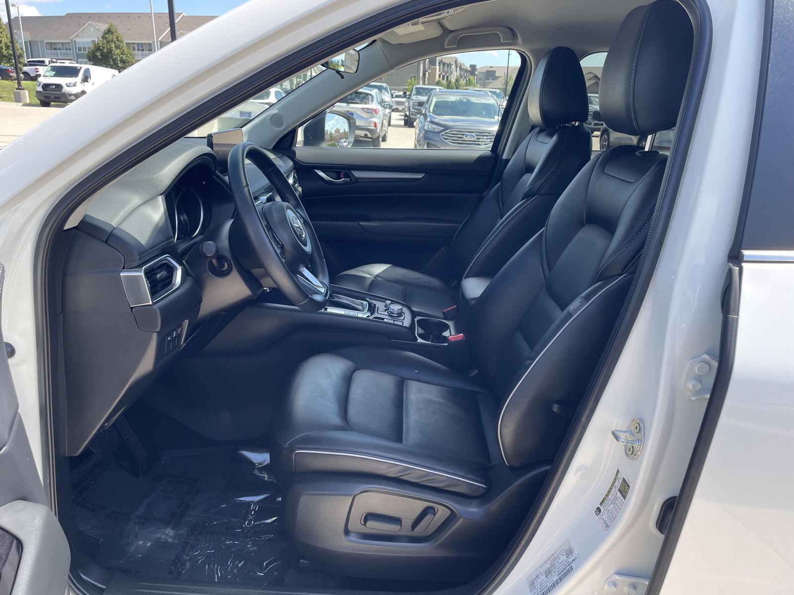 Vehicle photo 17