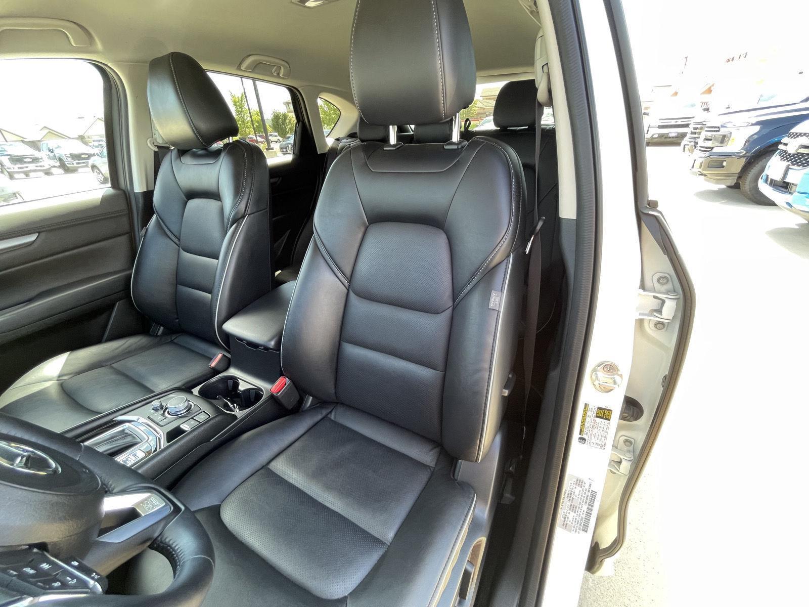 Vehicle photo 18