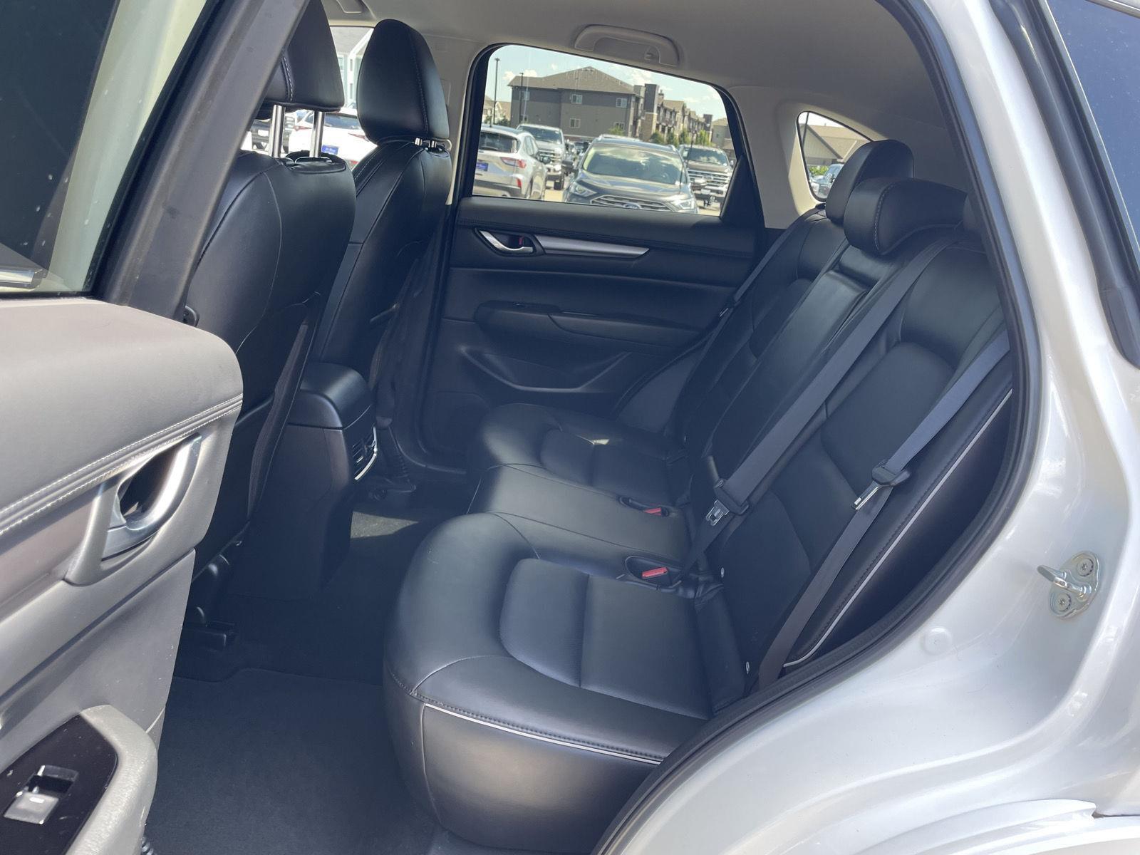 Vehicle photo 20