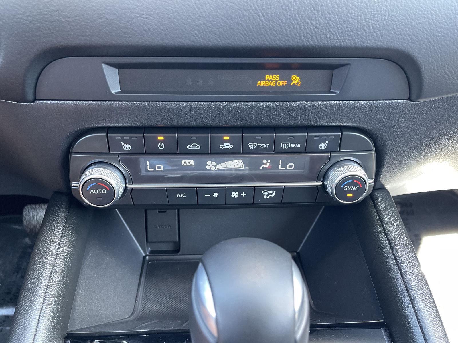 Vehicle photo 25