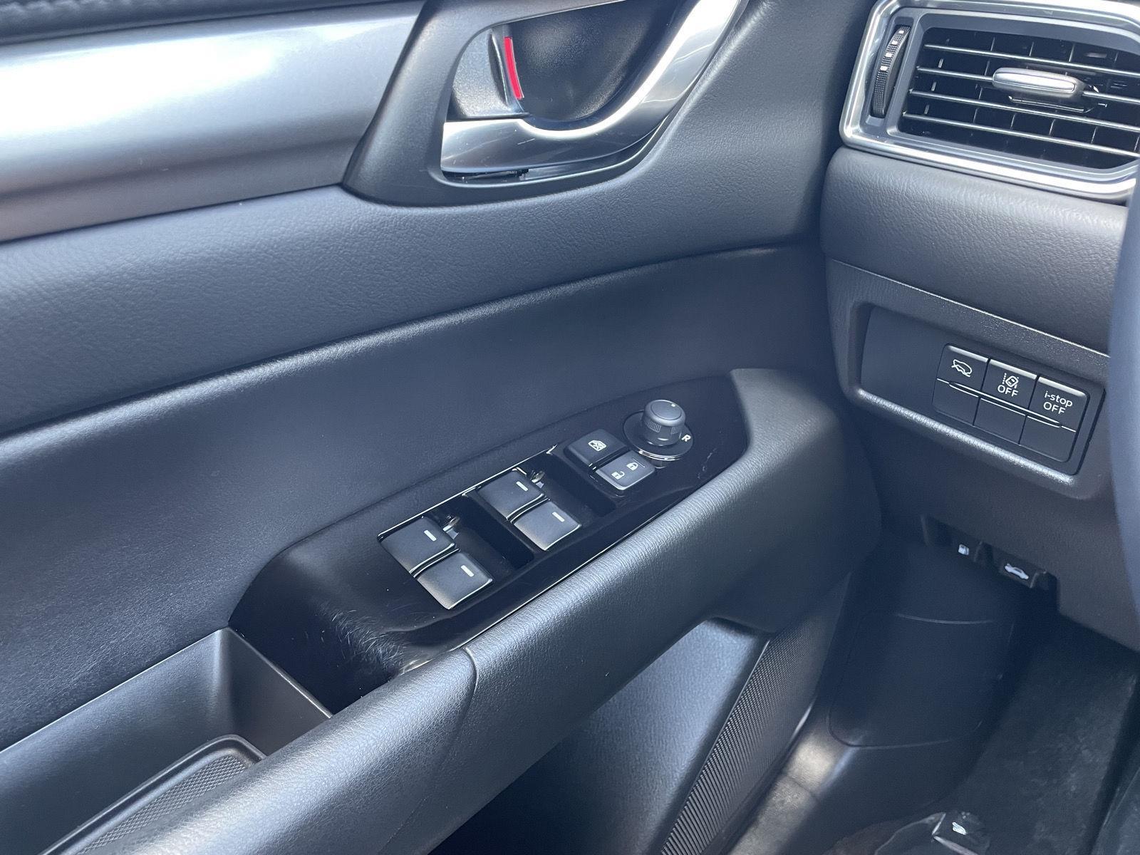 Vehicle photo 27