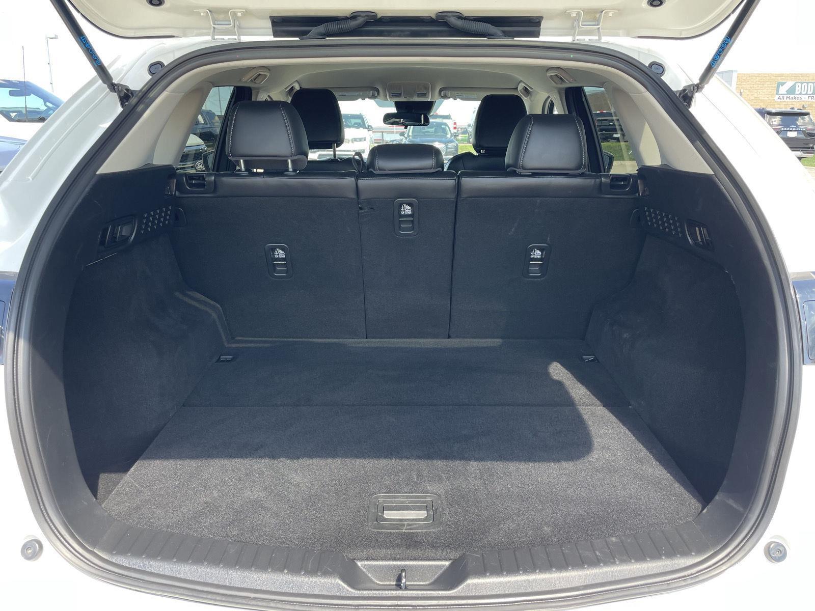 Vehicle photo 33