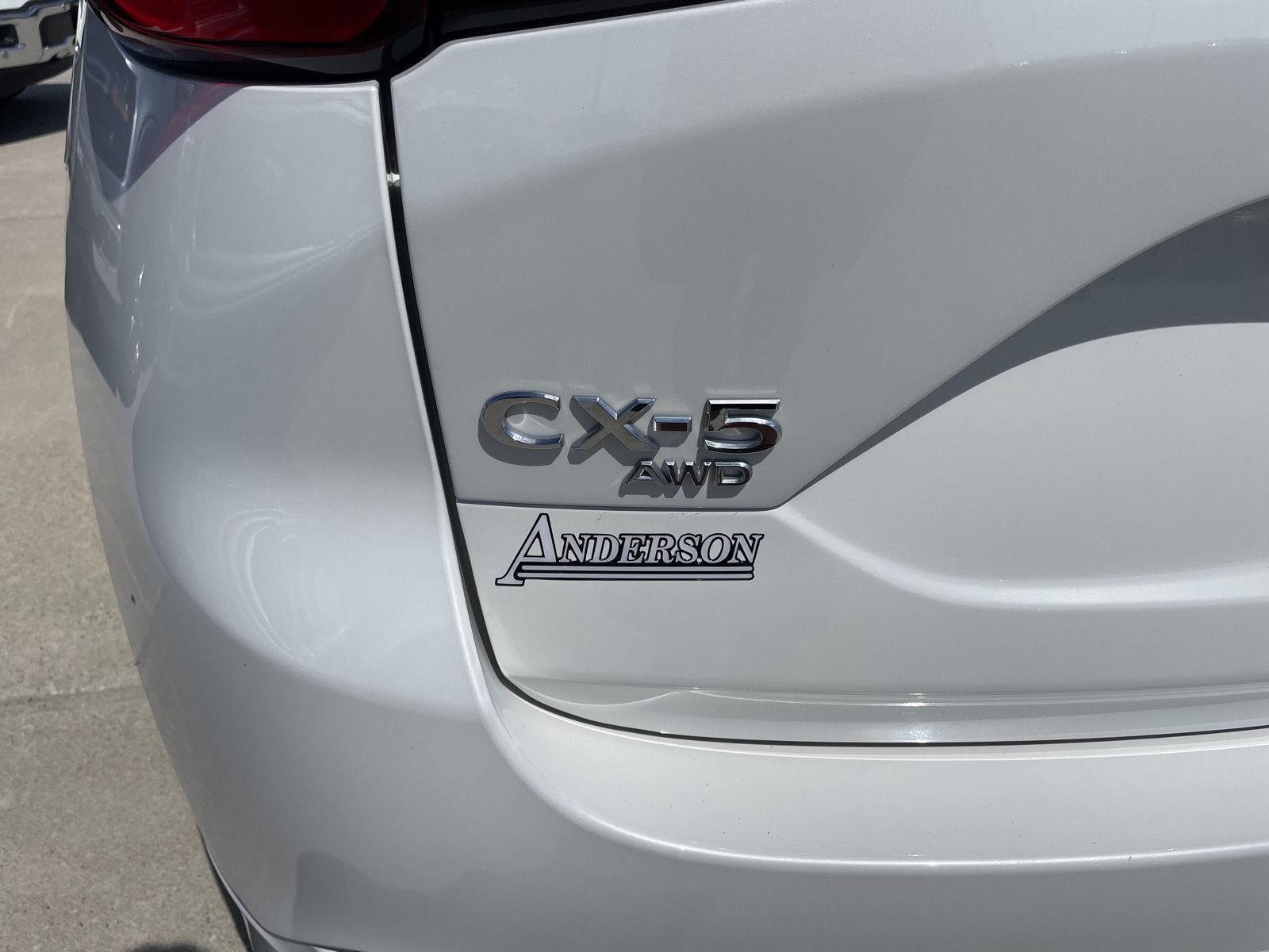 Vehicle photo 34