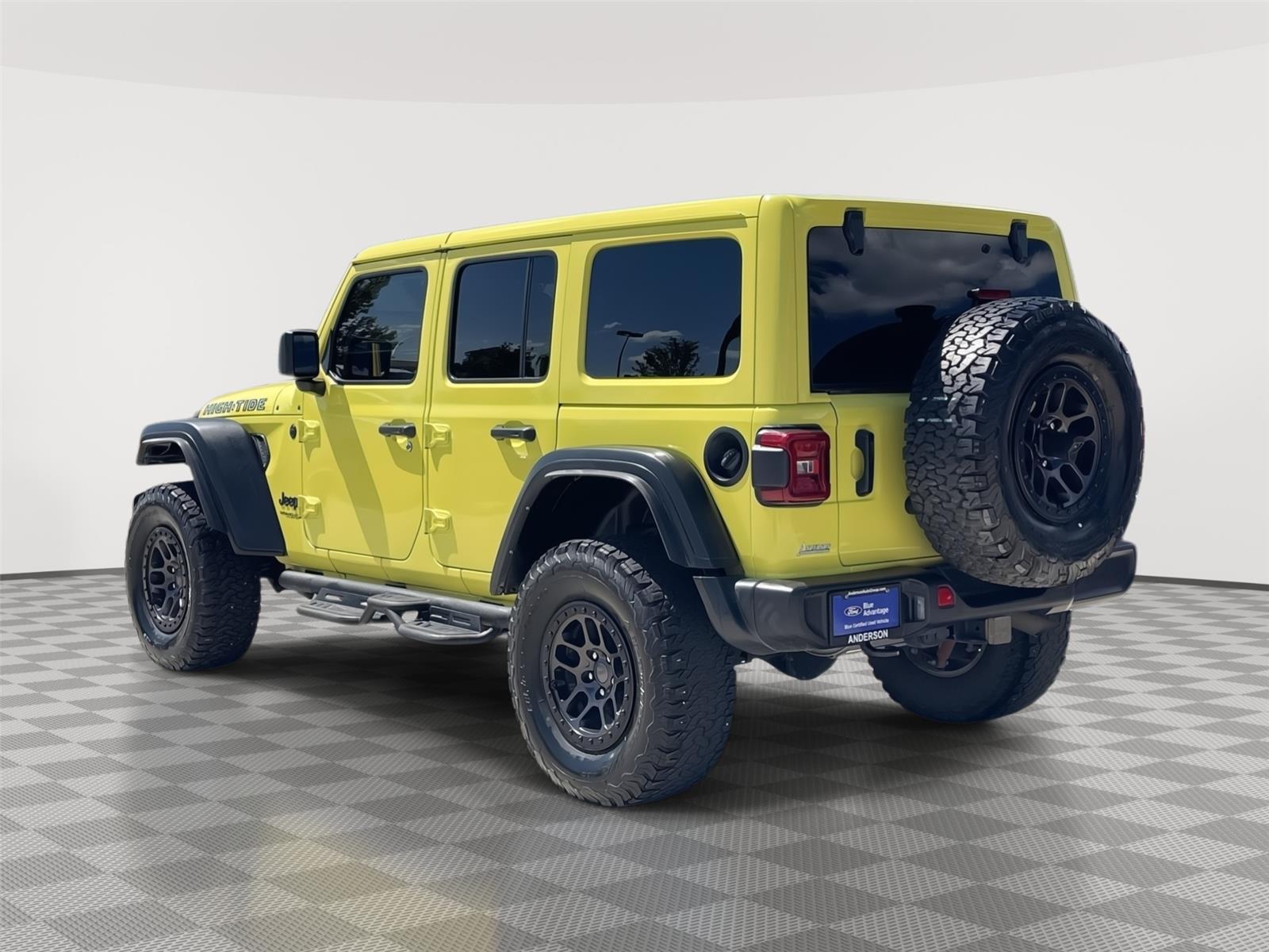 Vehicle photo 9