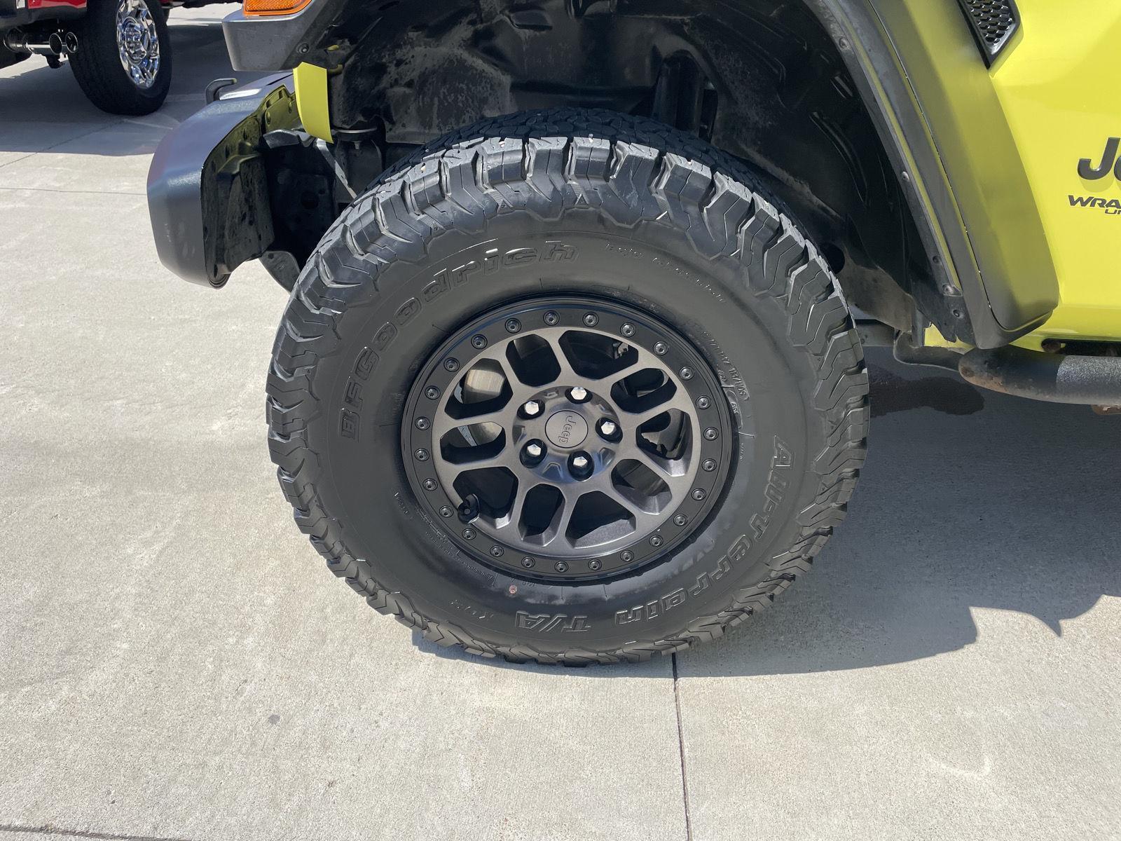 Vehicle photo 10