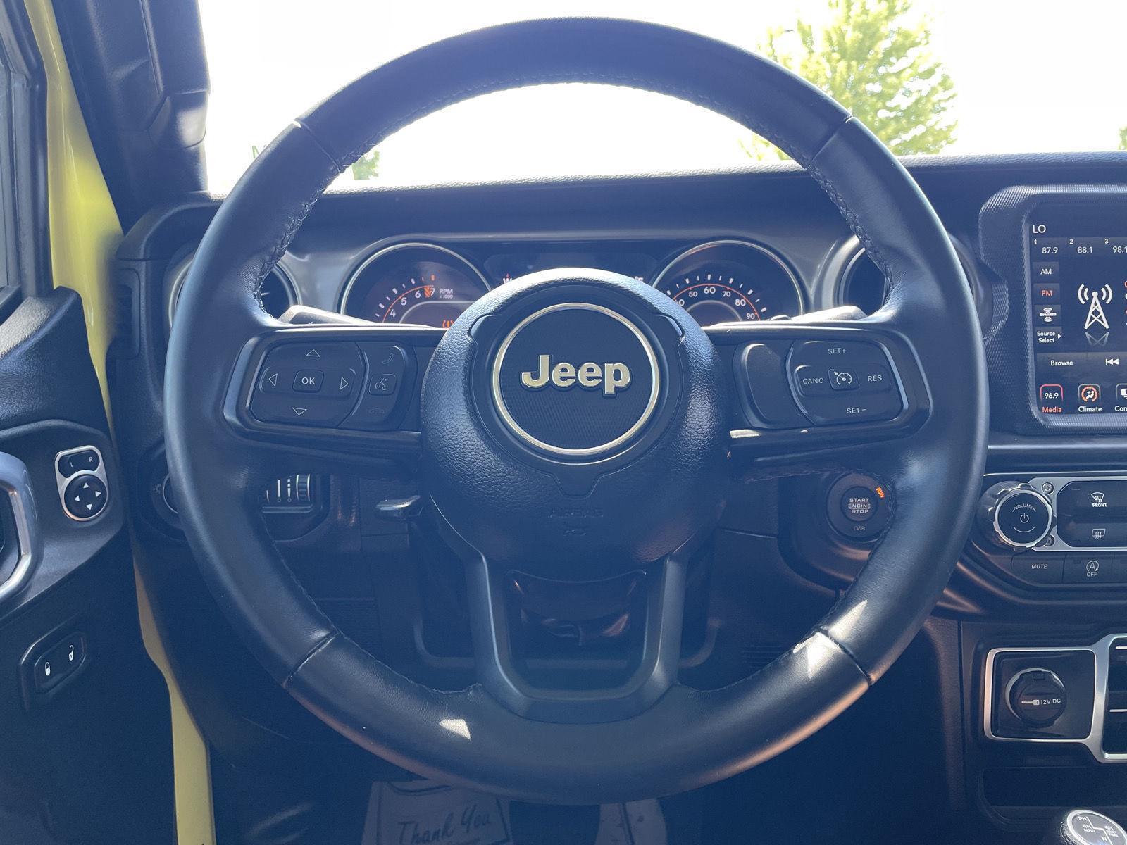 Vehicle photo 11
