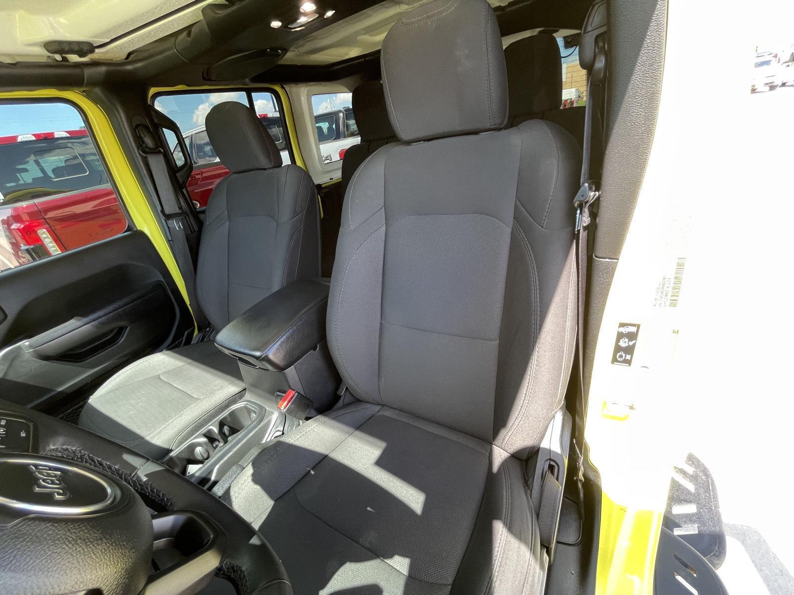 Vehicle photo 16
