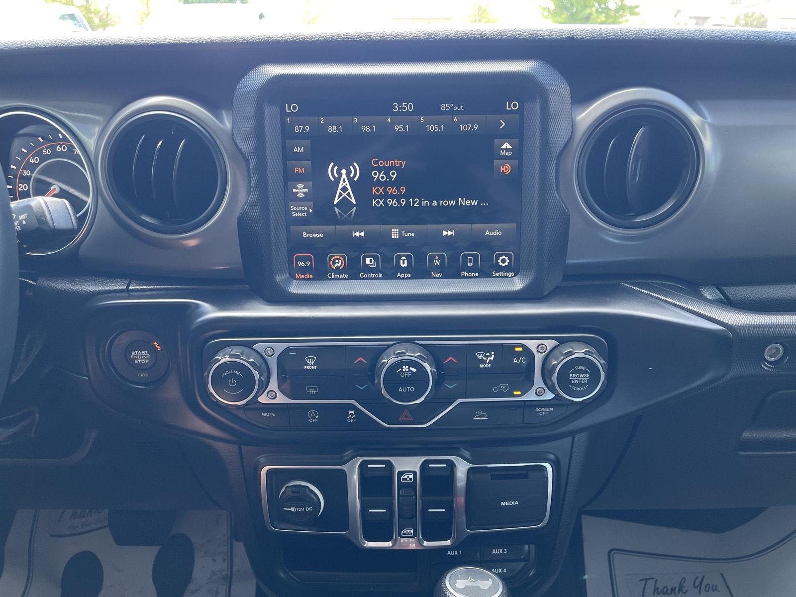 Vehicle photo 20