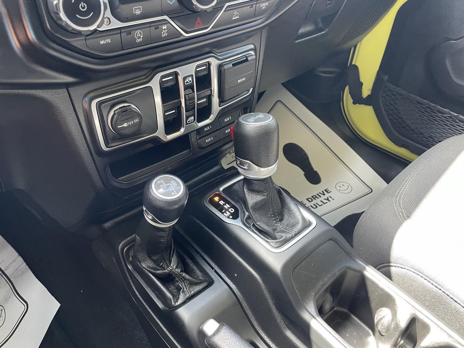 Vehicle photo 27
