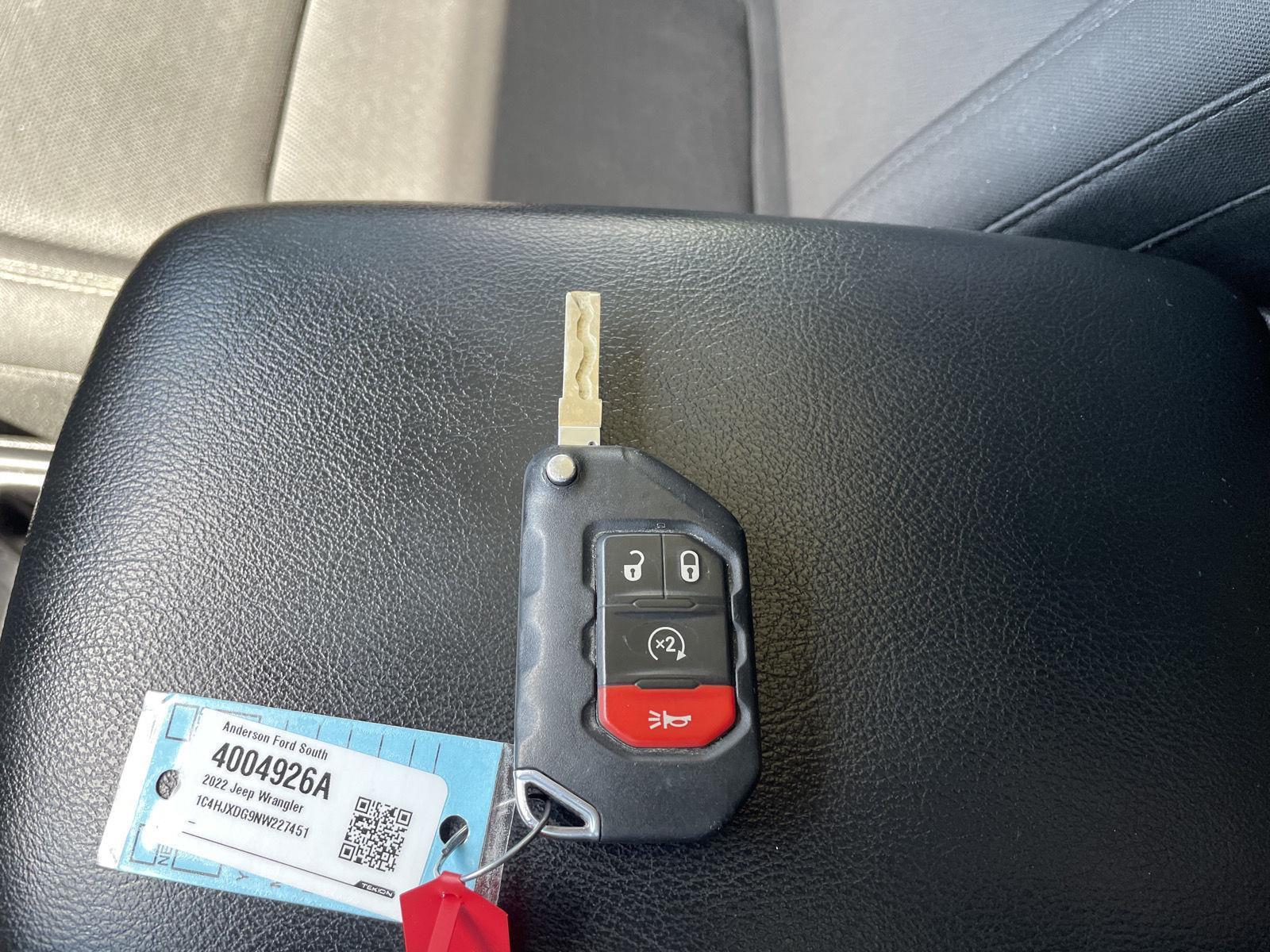 Vehicle photo 34