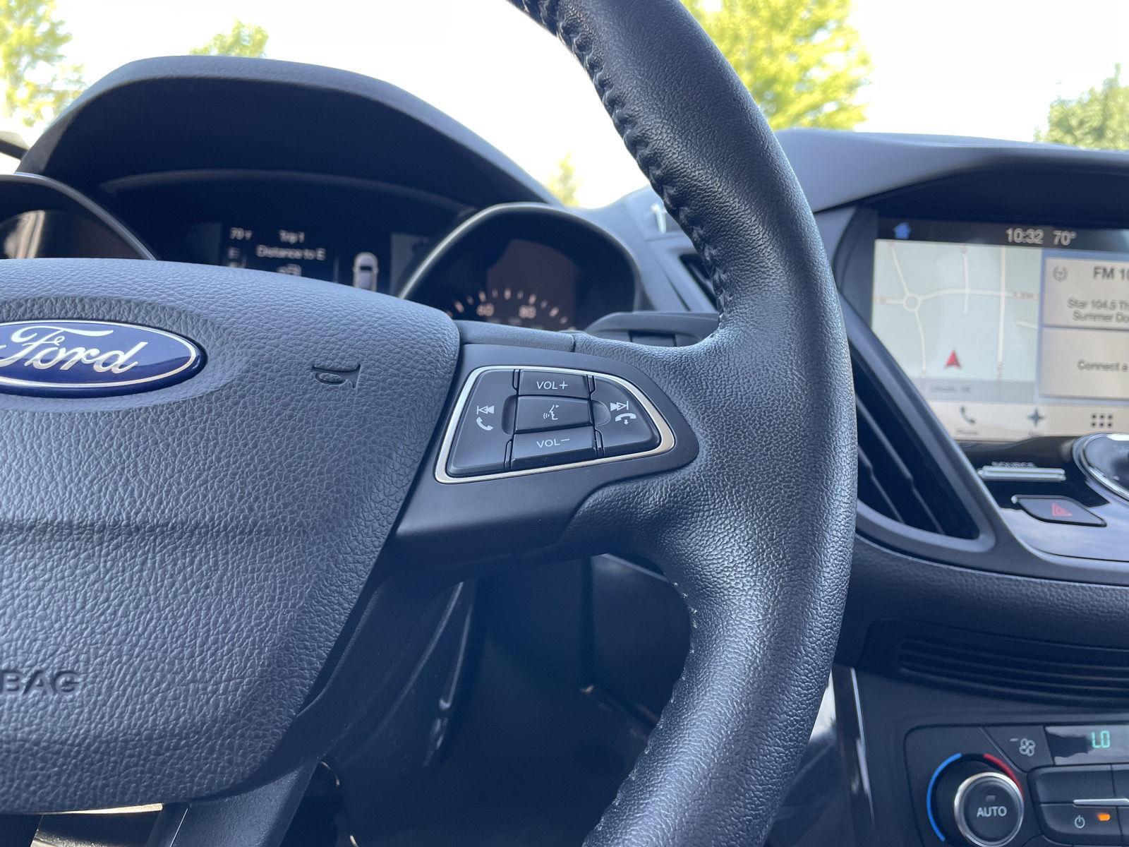 Vehicle photo 14