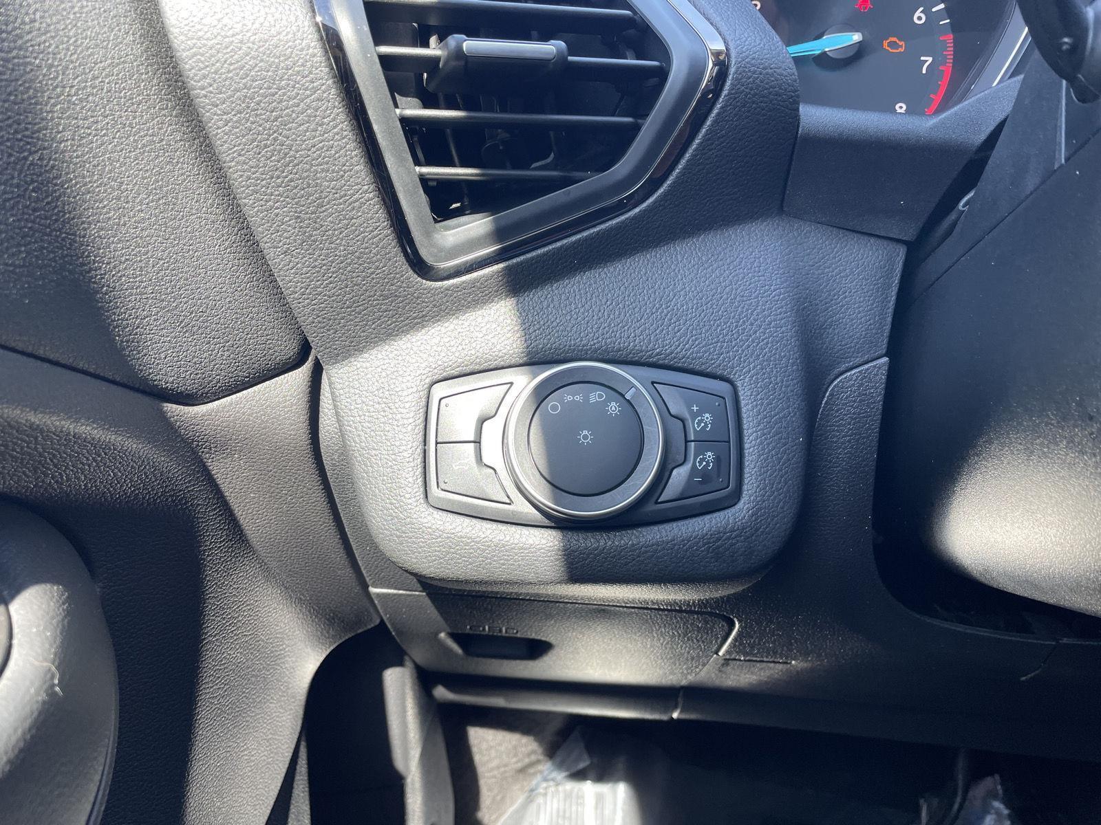 Vehicle photo 15