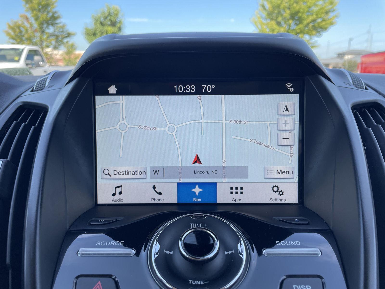 Vehicle photo 24