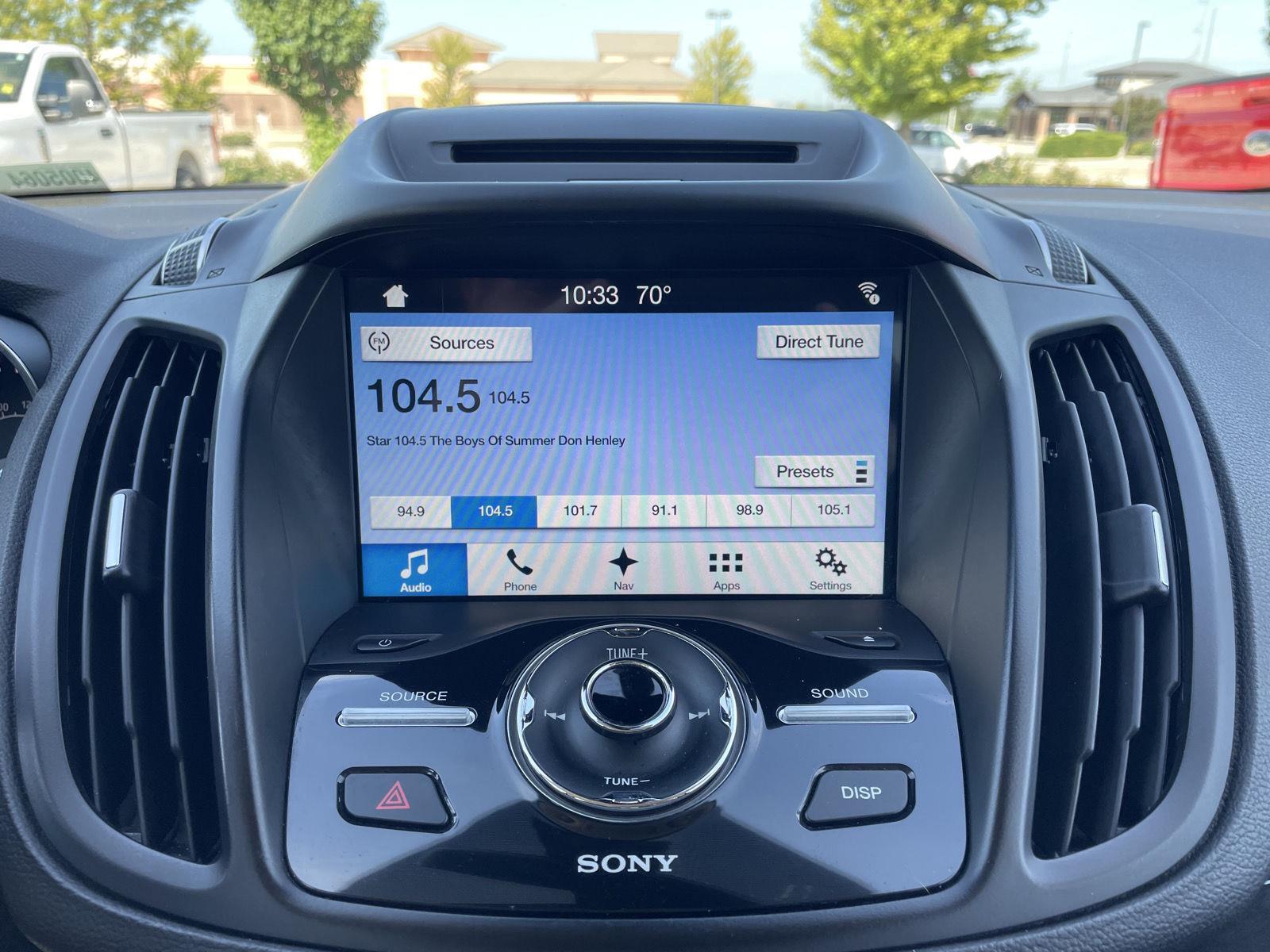 Vehicle photo 26