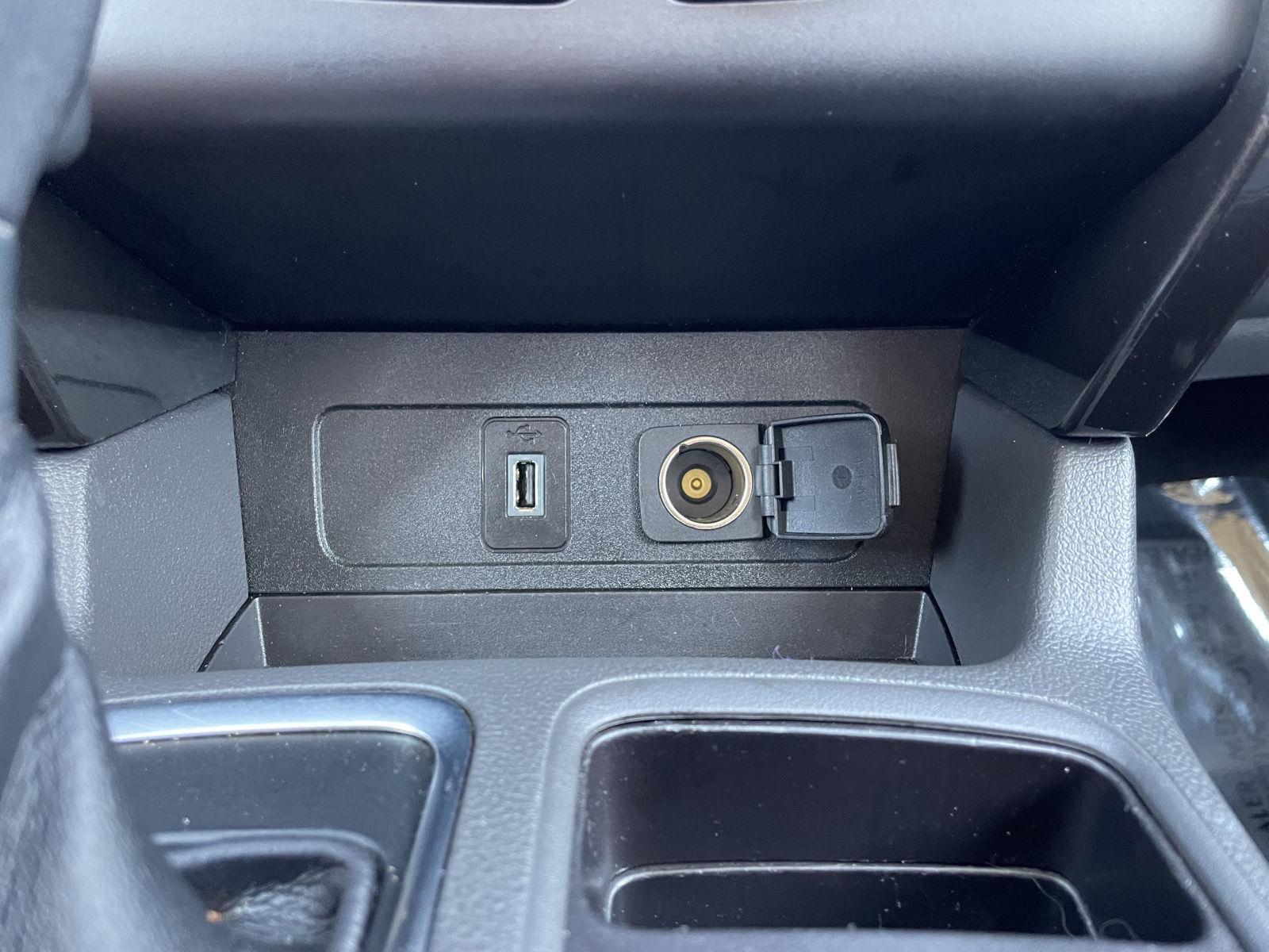 Vehicle photo 28