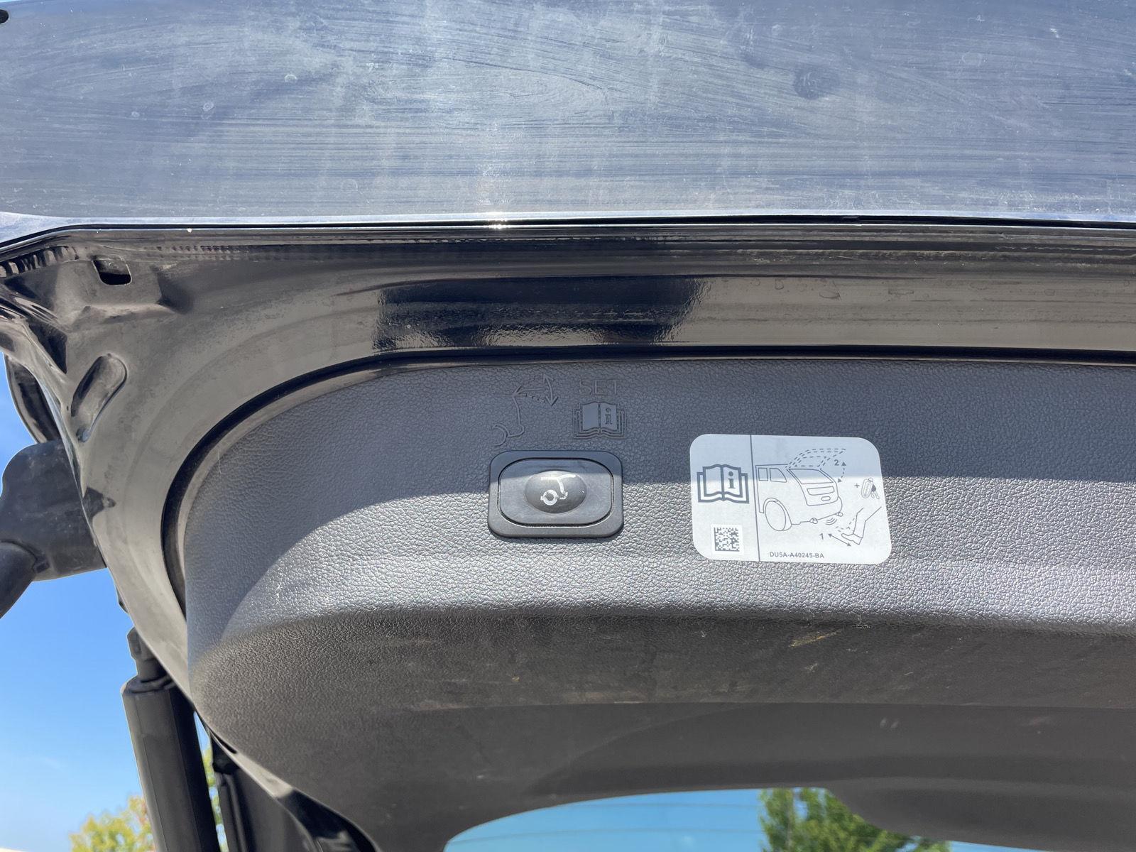 Vehicle photo 36