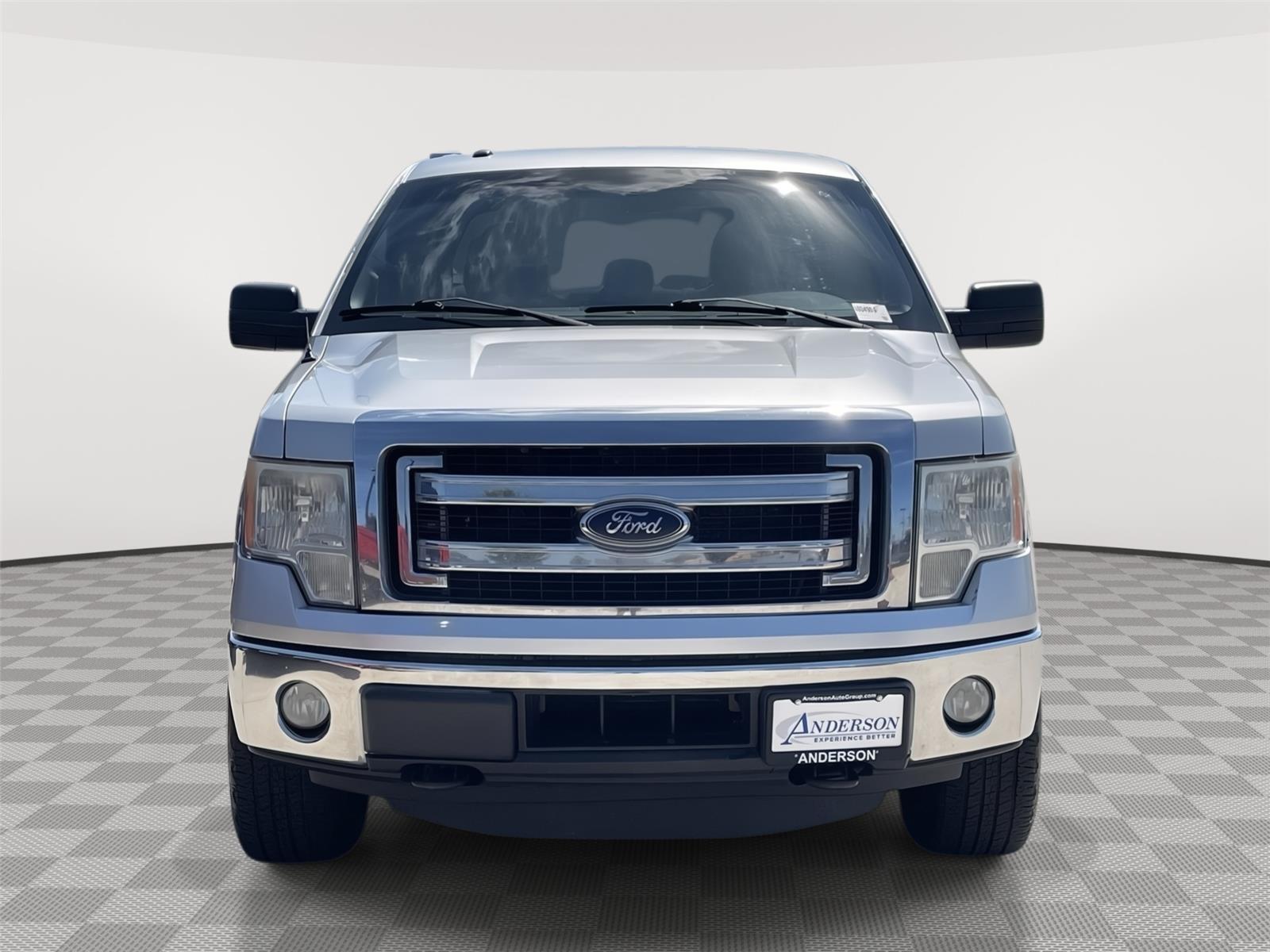 Vehicle photo 4
