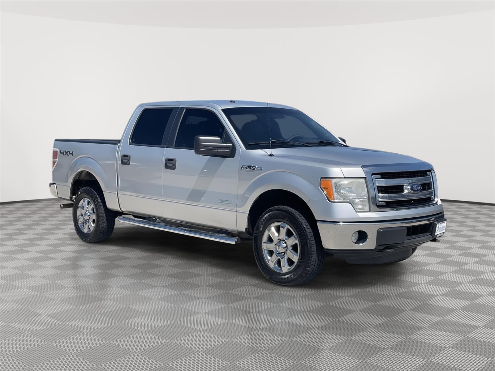 Vehicle photo 5