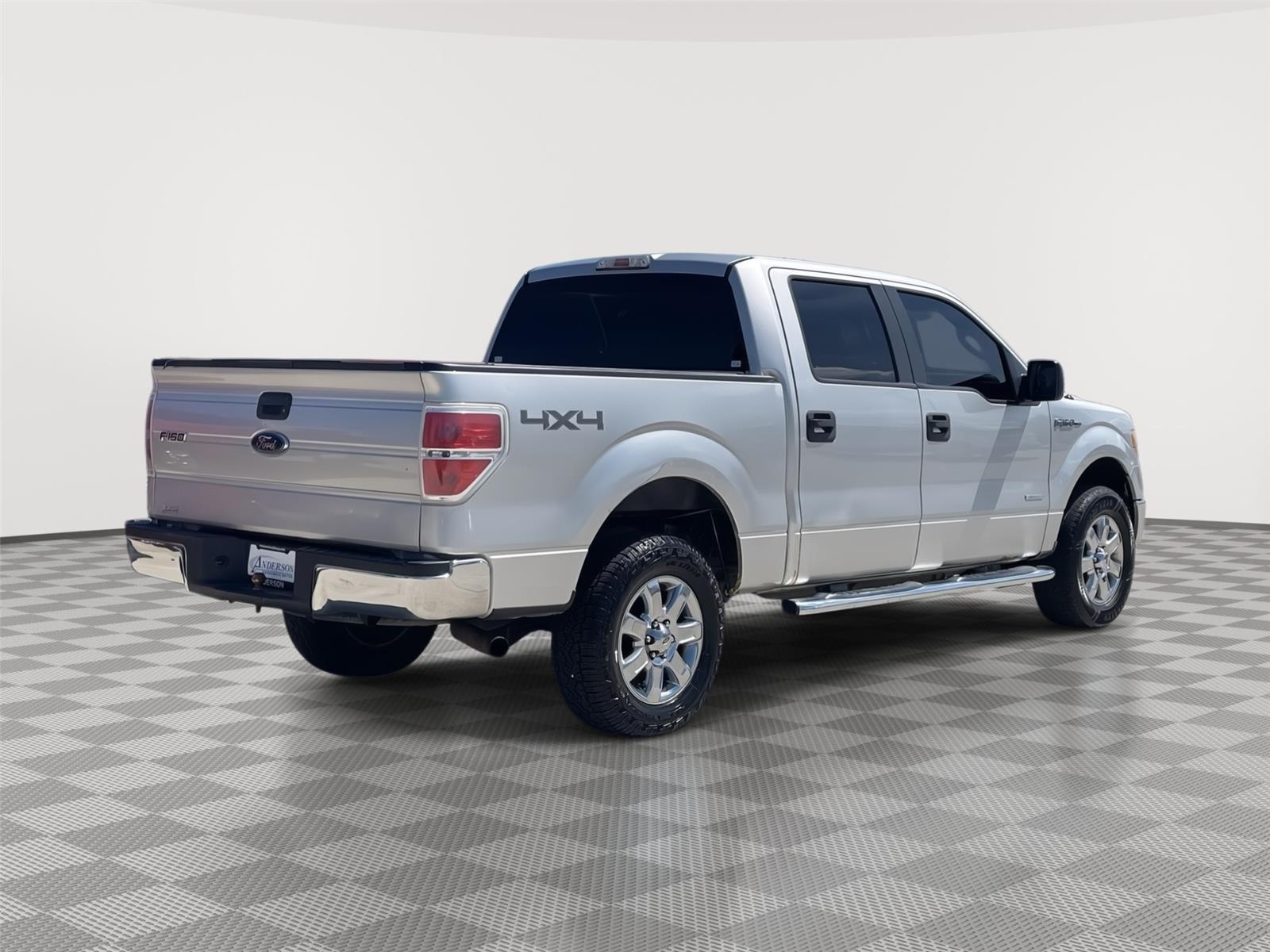 Vehicle photo 7
