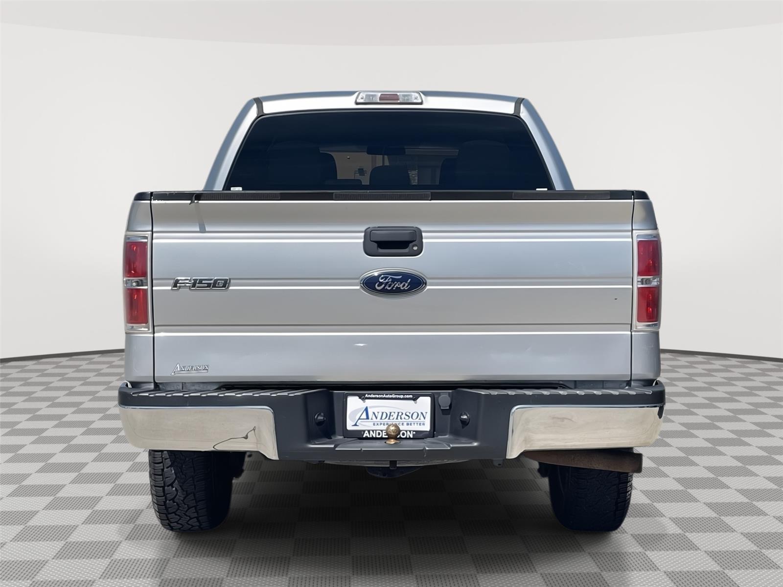 Vehicle photo 8
