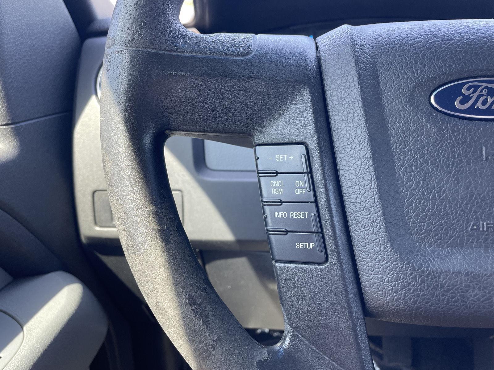 Vehicle photo 13