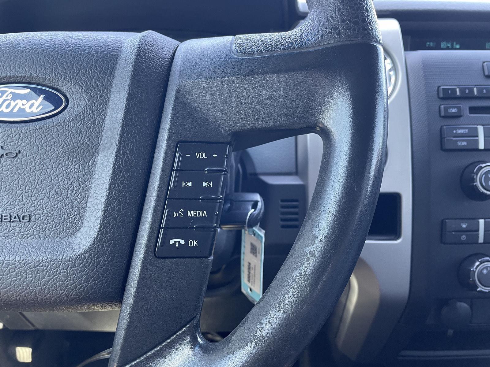 Vehicle photo 14