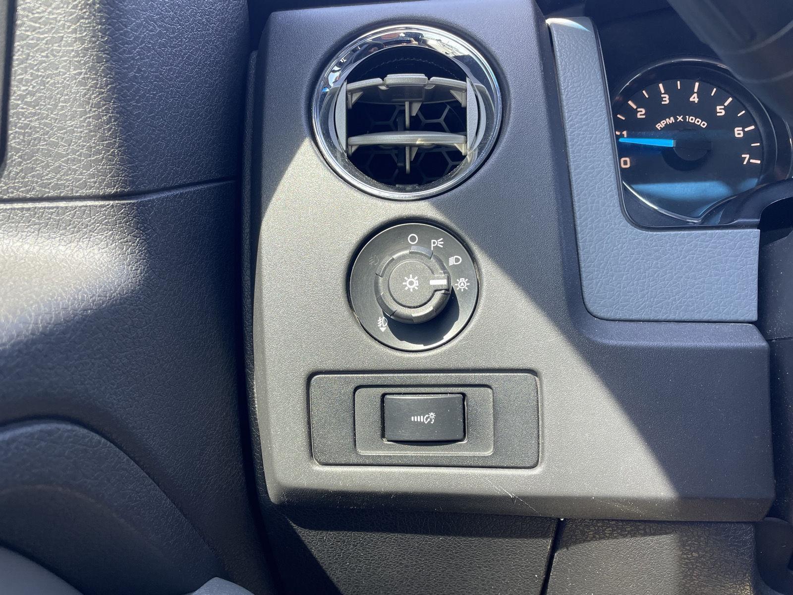 Vehicle photo 16