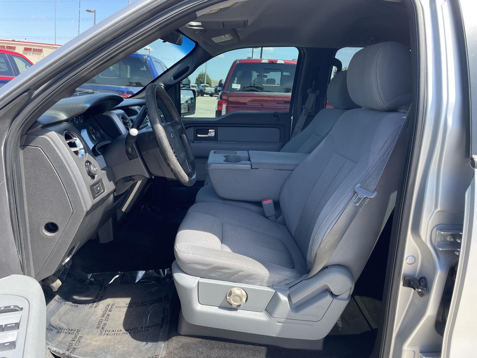 Vehicle photo 17