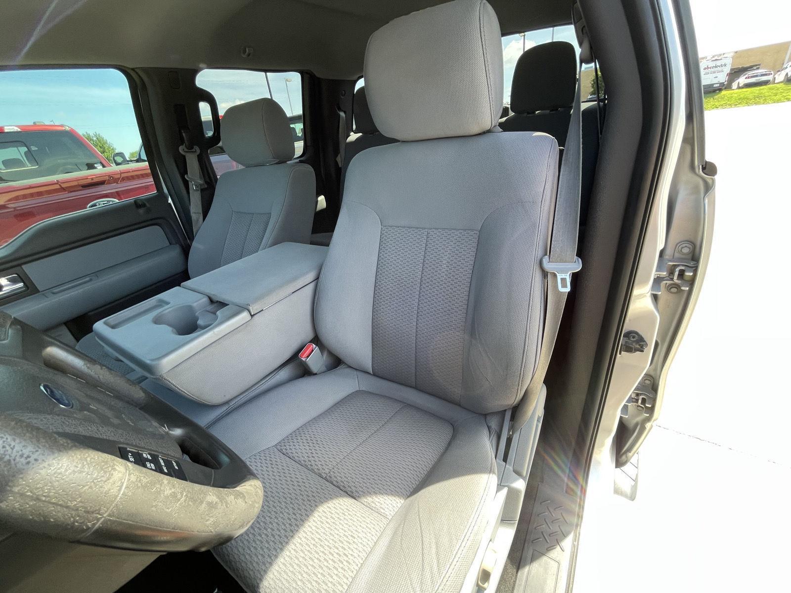 Vehicle photo 18