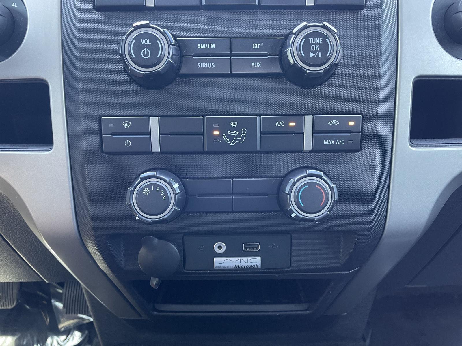 Vehicle photo 24