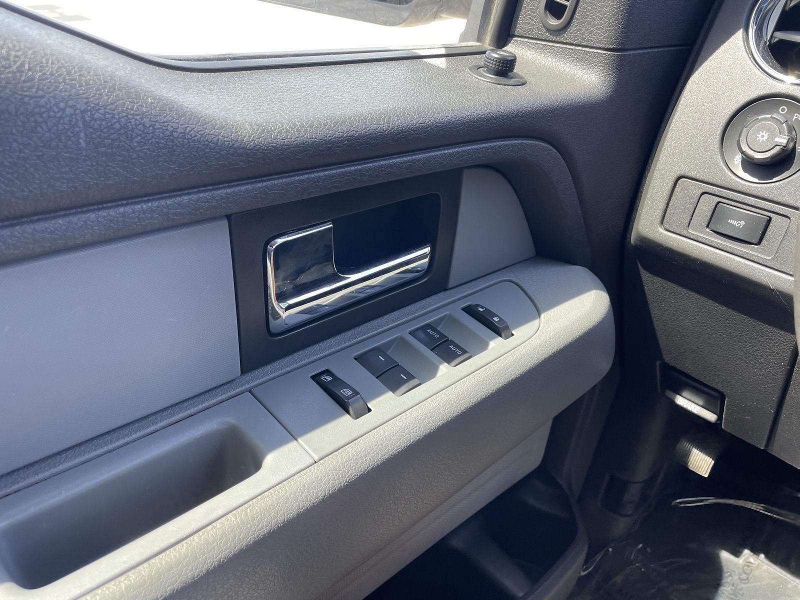 Vehicle photo 27