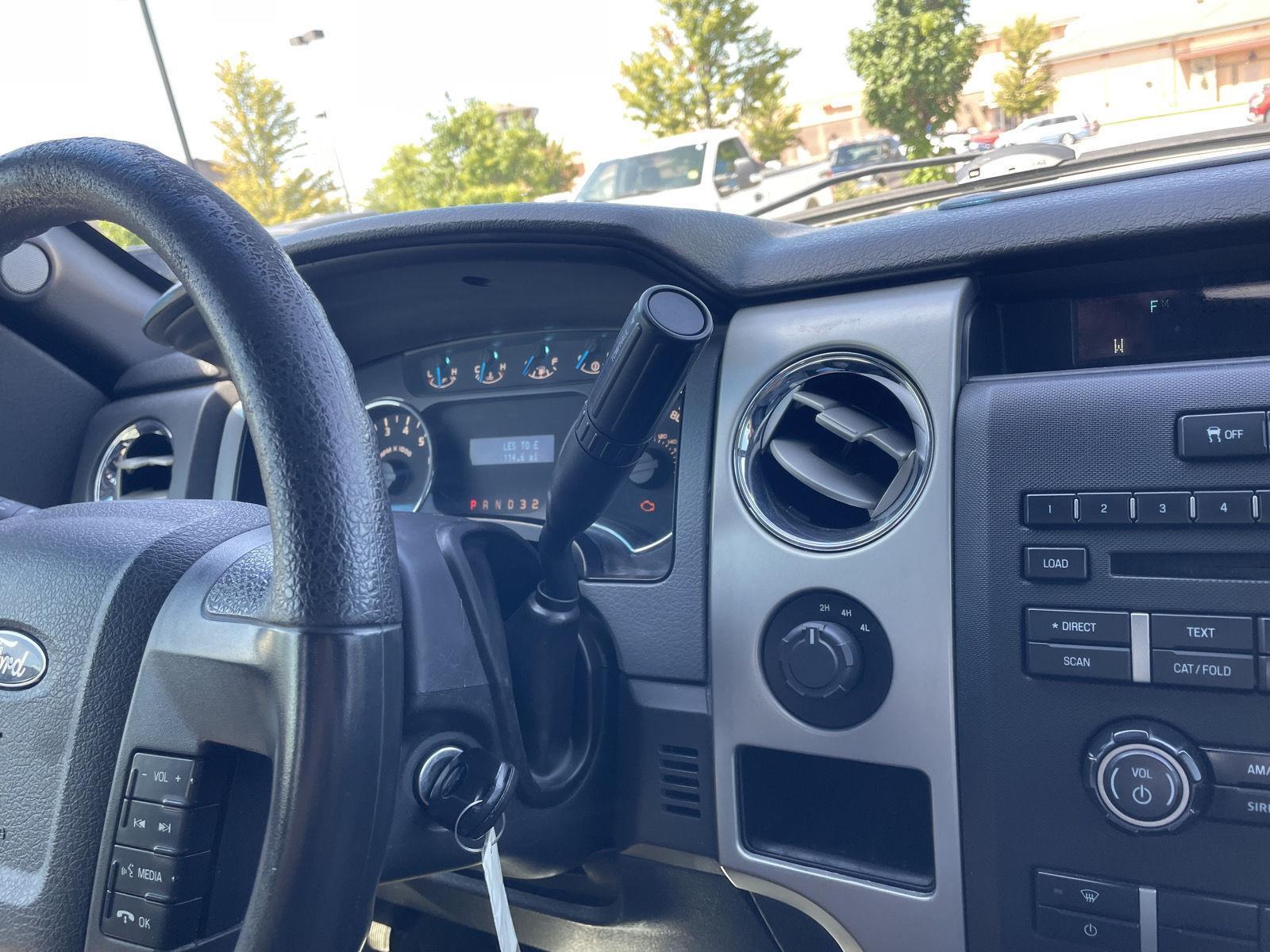 Vehicle photo 28