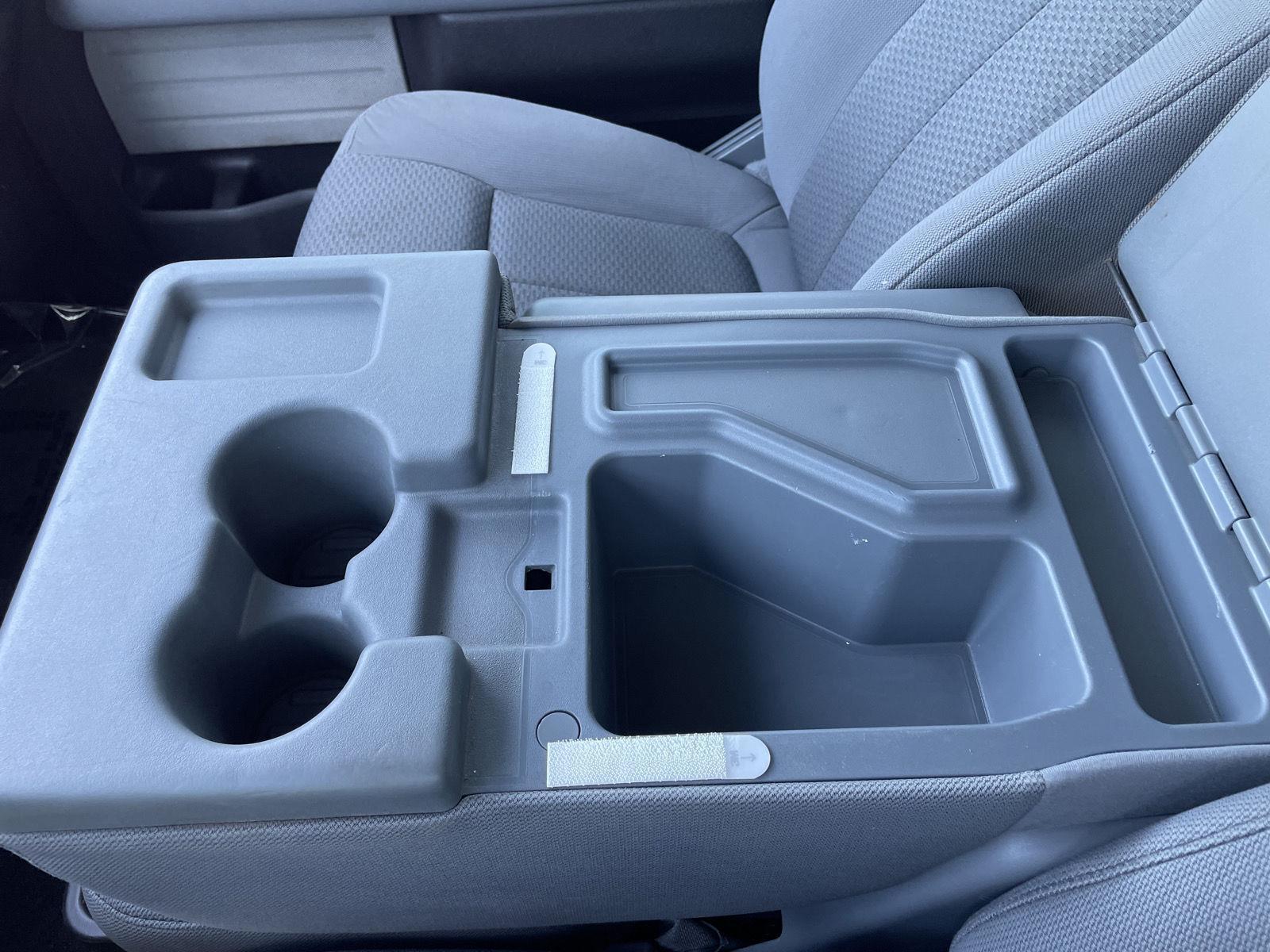 Vehicle photo 29