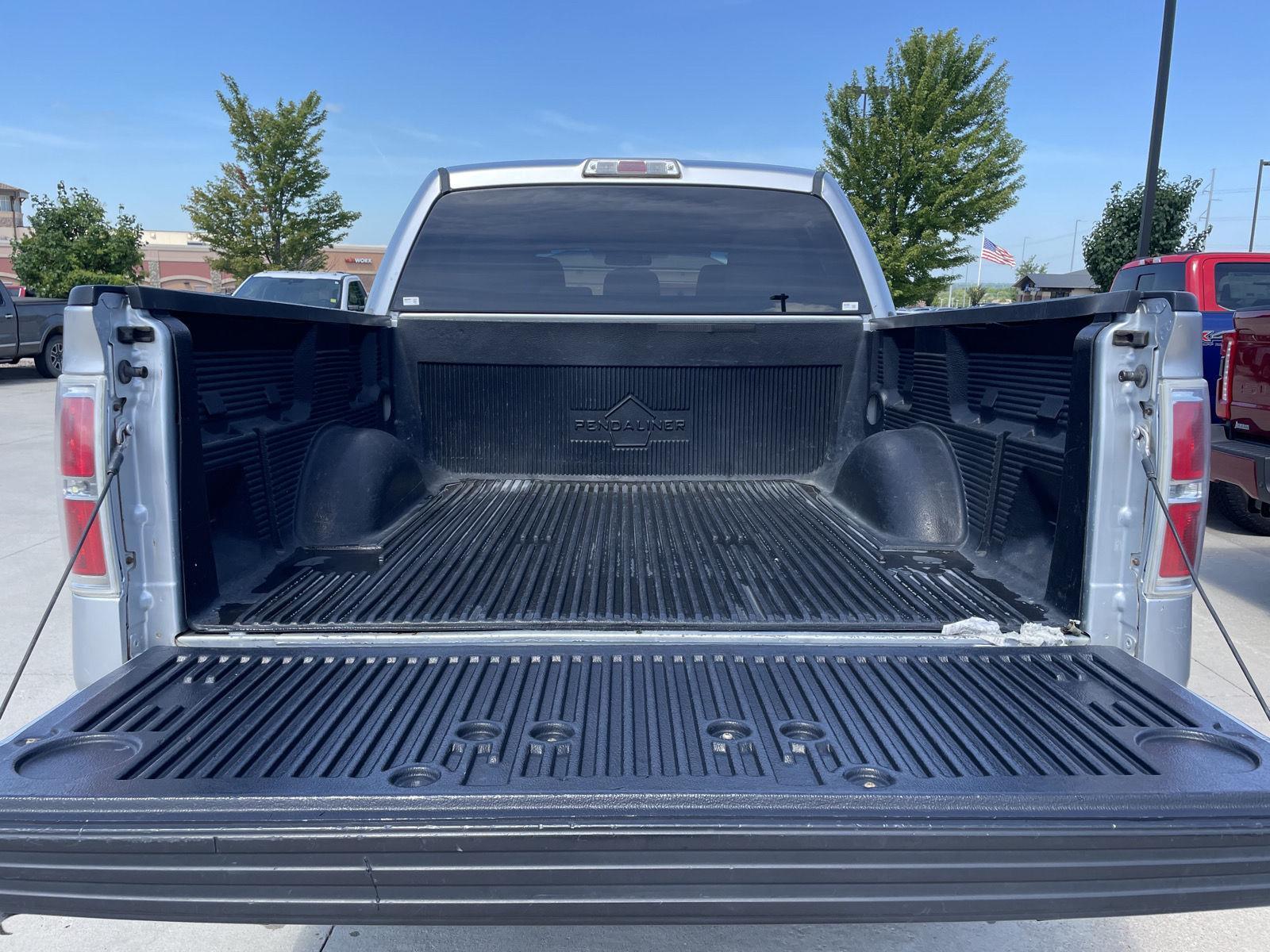 Vehicle photo 32